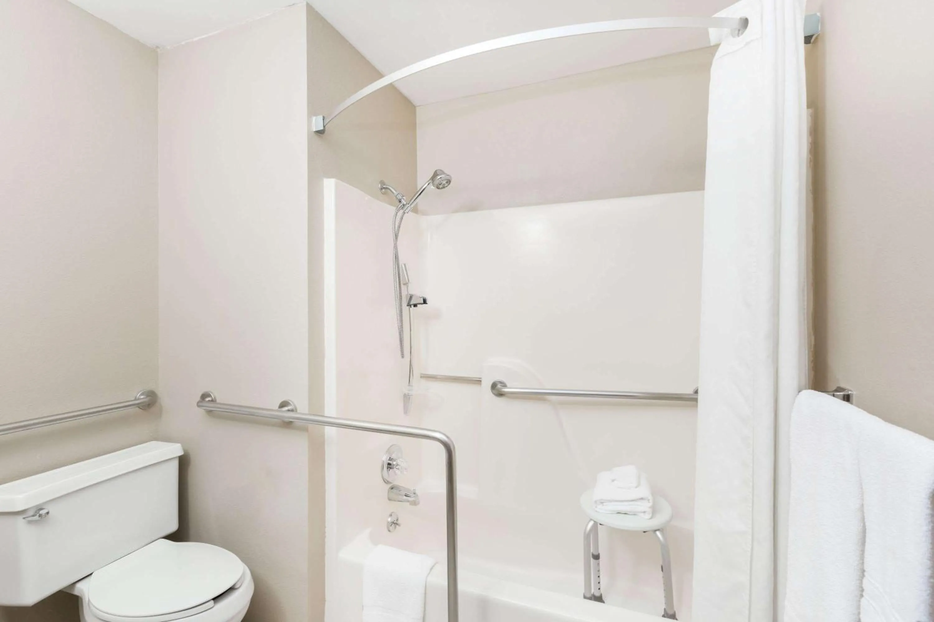 Queen Room - Disability Access/Non-Smoking in Super 8 by Wyndham Manhattan KS