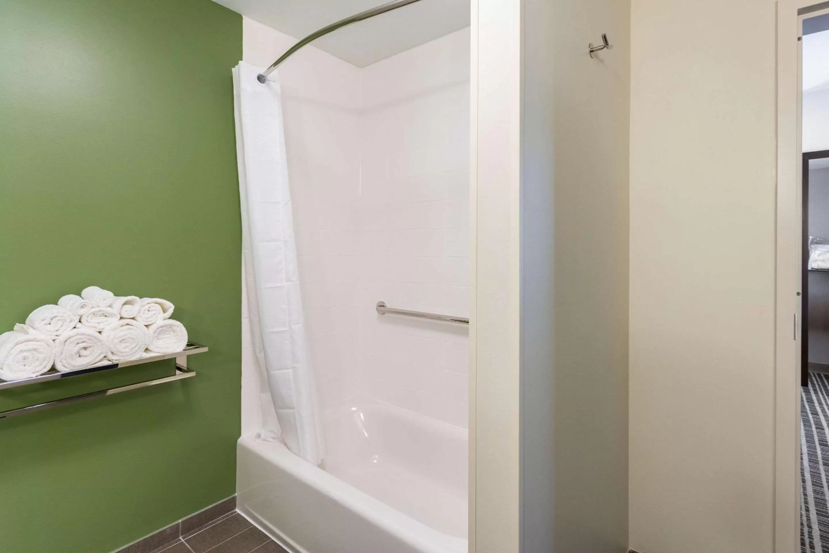 King Suite - Accessible/Non-Smoking in Sleep Inn & Suites Yukon Oklahoma City