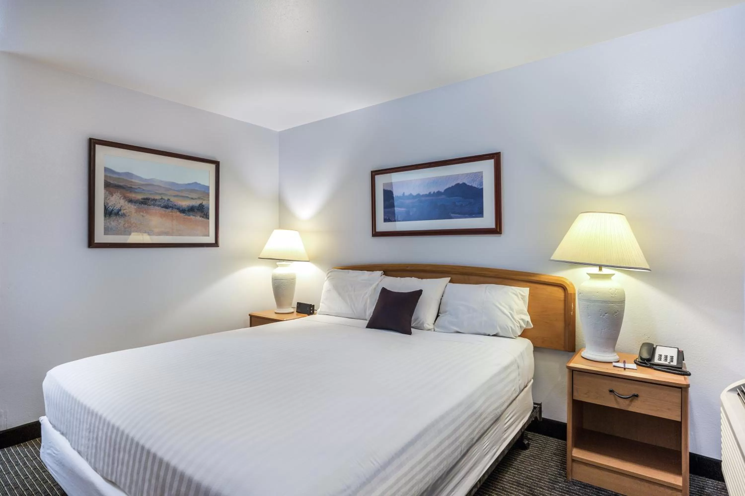 Deluxe King Suite in Knights Inn Yuma