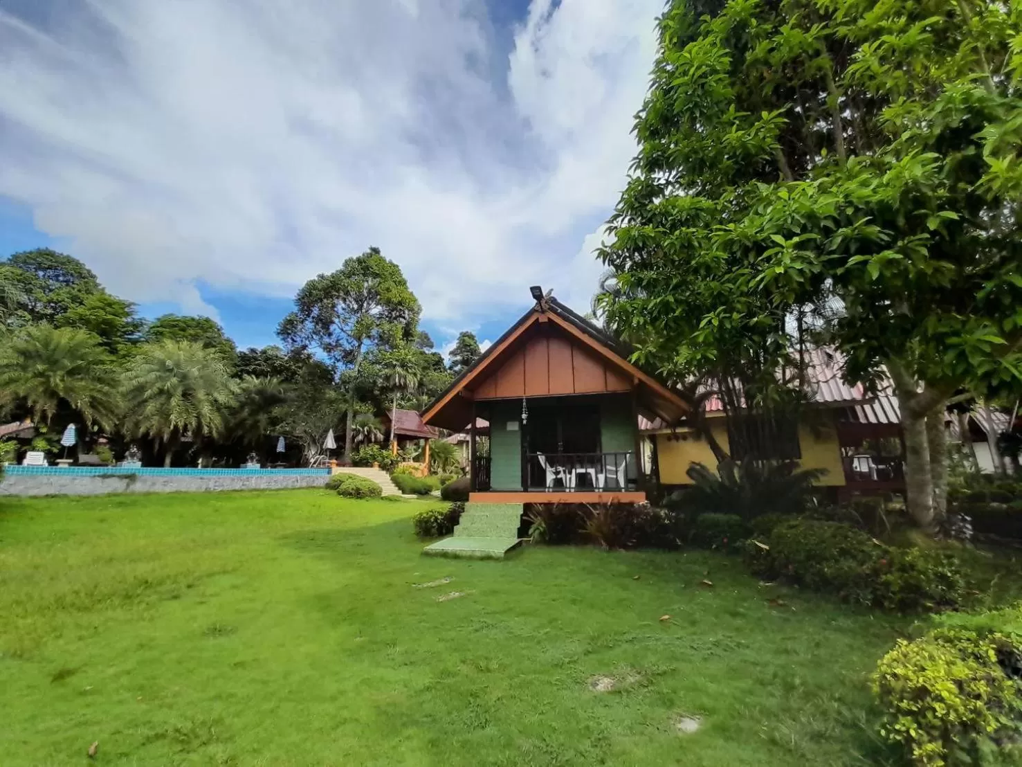 Bungalow with Sea View in Koh Chang Bailan Beach Resort