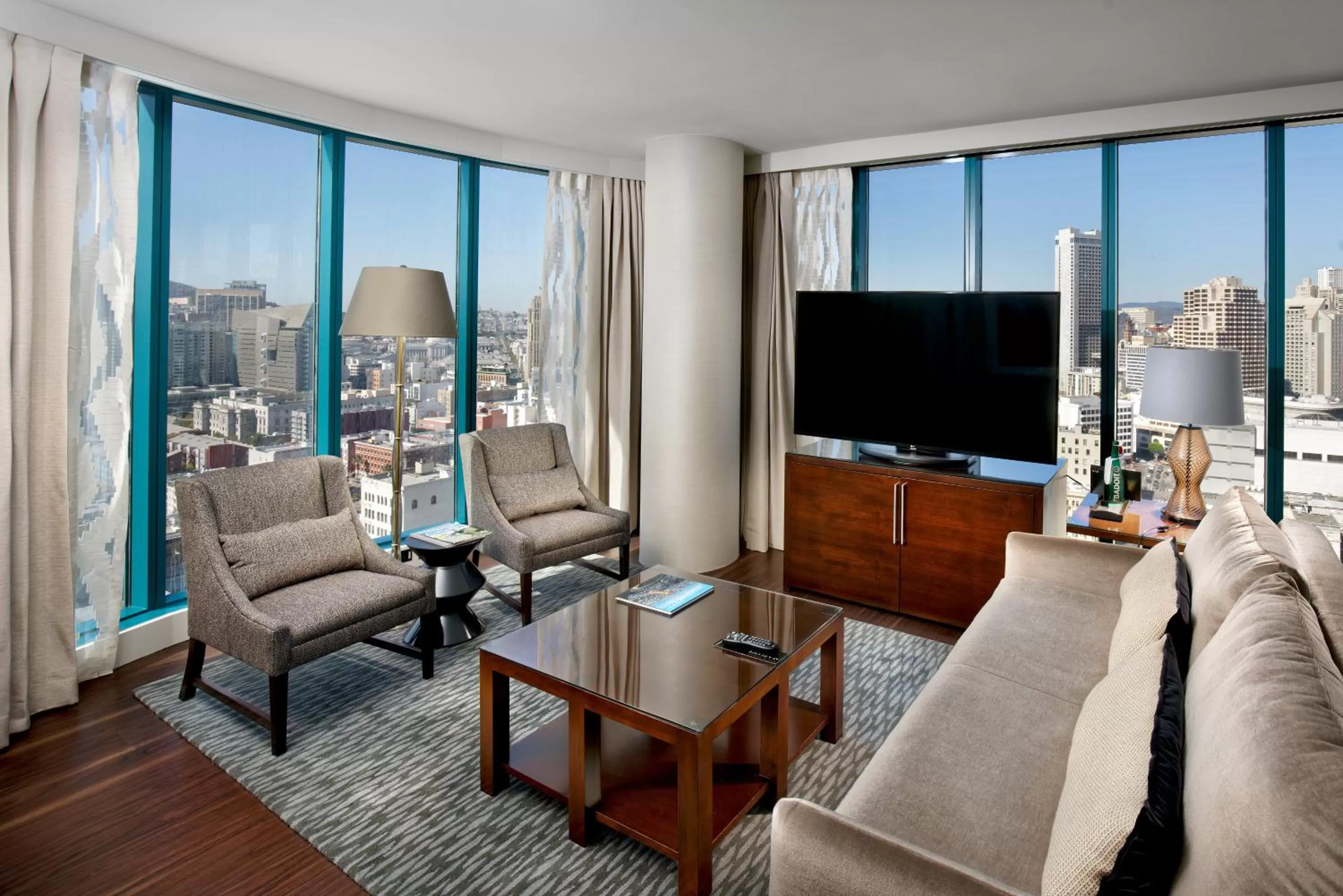 One-Bedroom King Suite in InterContinental San Francisco by IHG