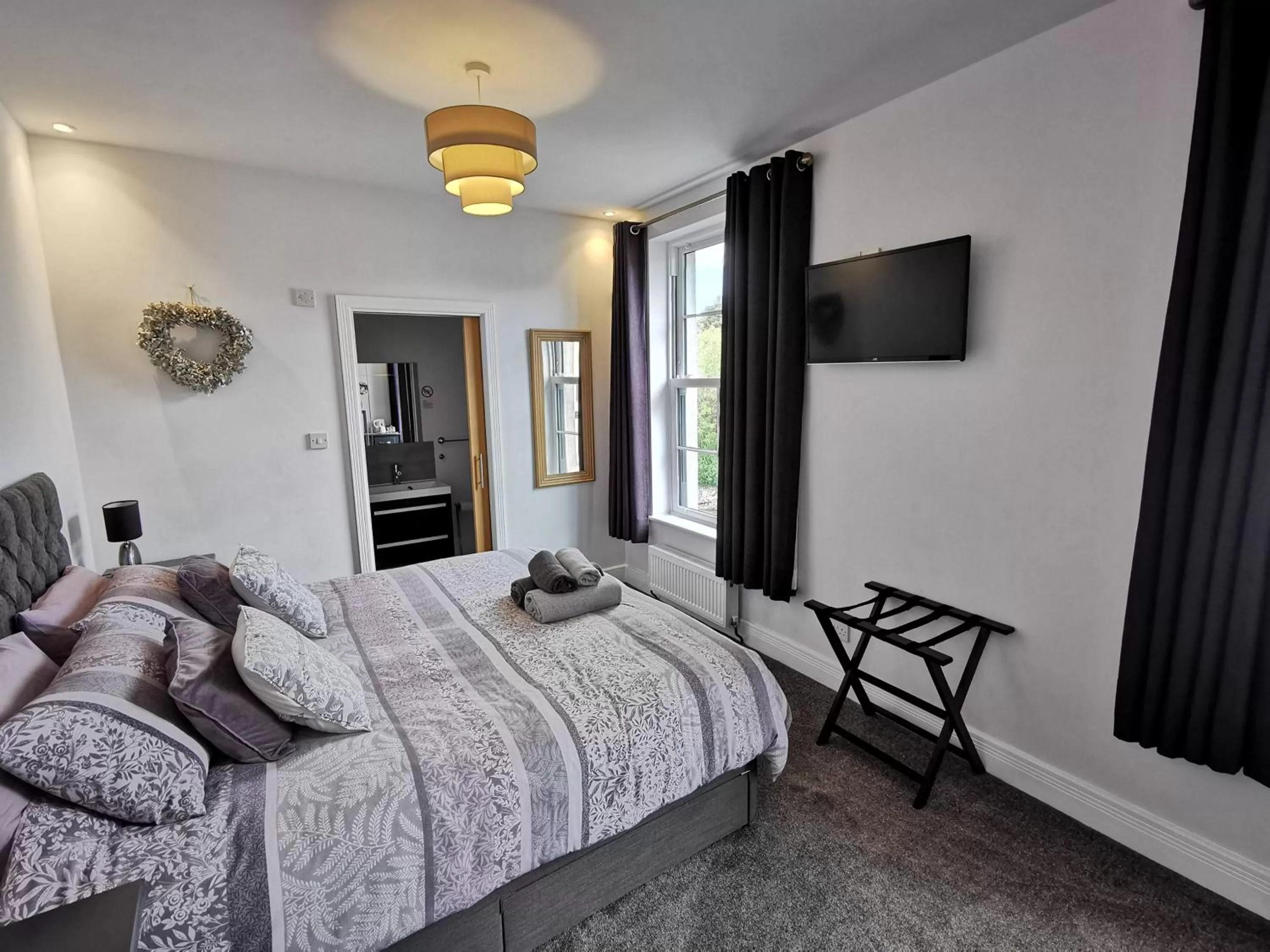 Superior Double or Twin Room in Saracens House