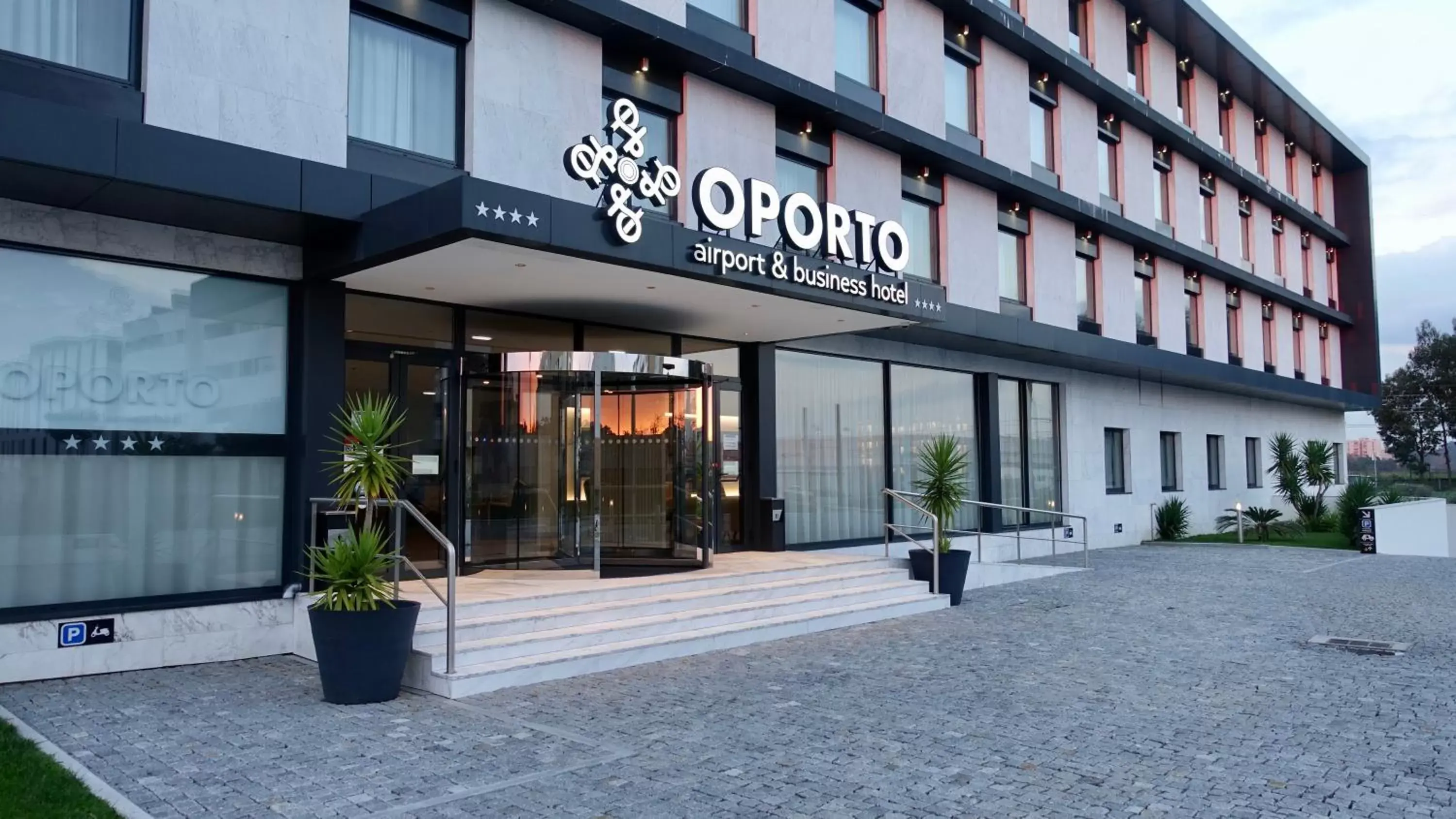 Oporto Airport & Business Hotel Oporto Airport & Business Hotel