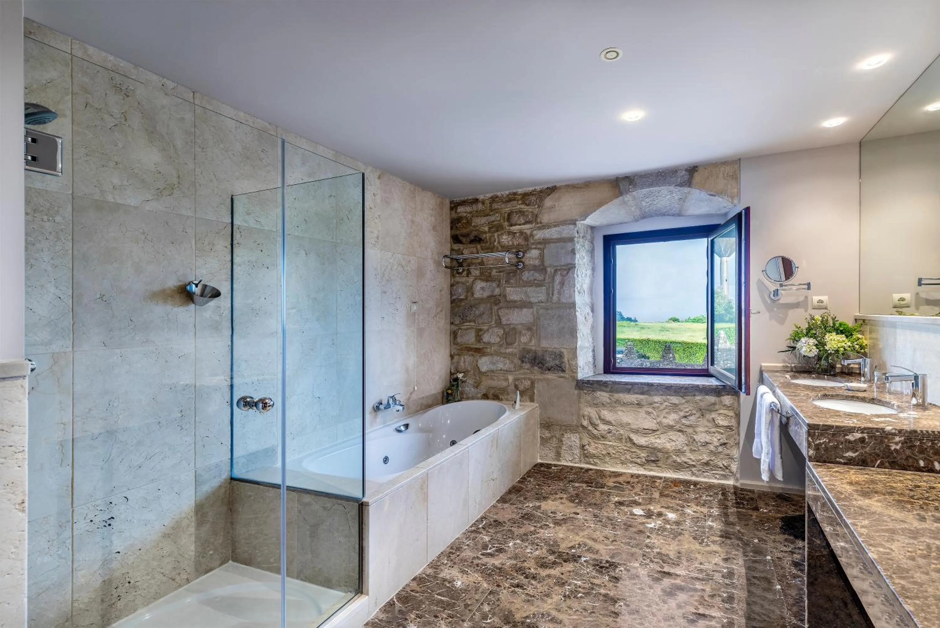 Cool Suite in CoolRooms Palacio de Luces