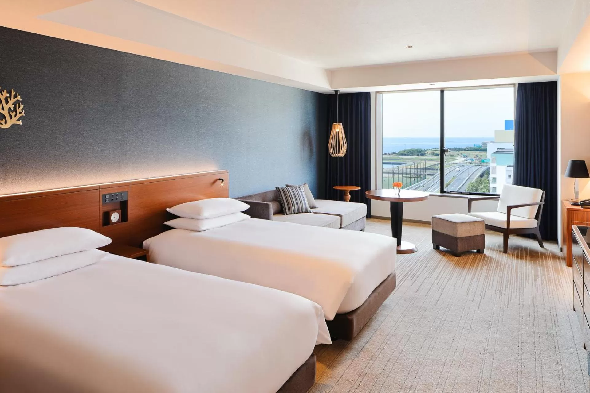 Deluxe Twin Room - Club Access in Hyatt Regency Tokyo Bay