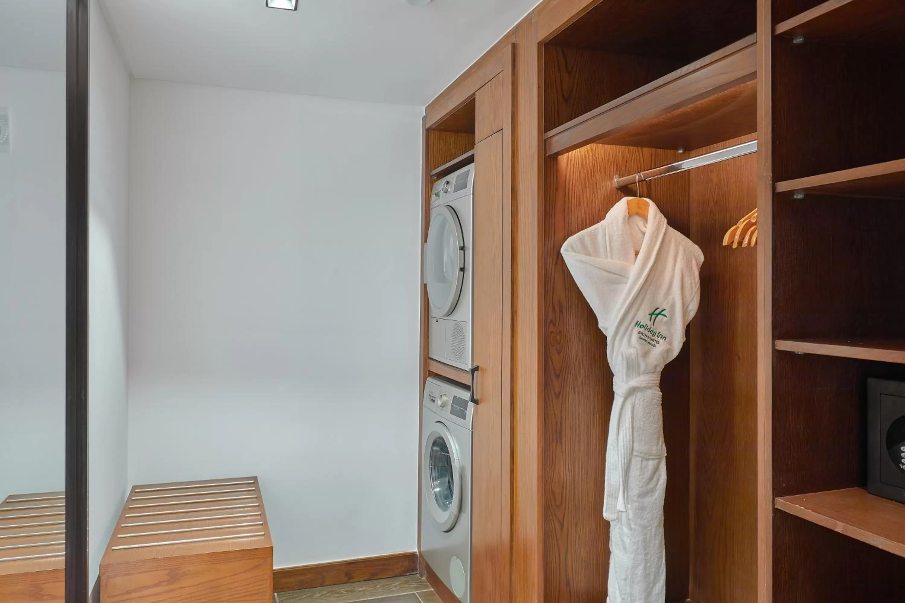 King Suite with Nile View - Smoking in Holiday Inn & Suites - Cairo Maadi by IHG