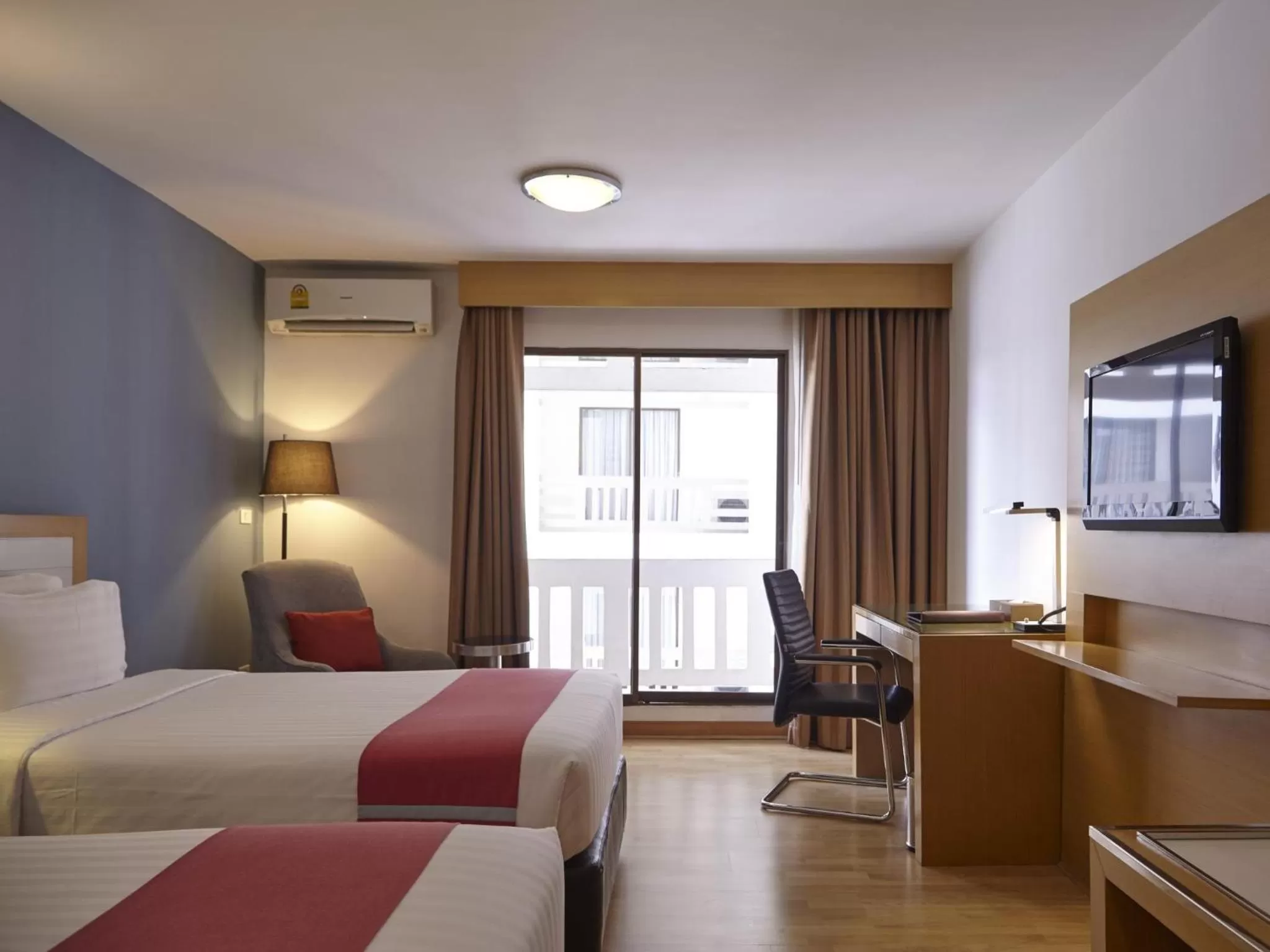 Superior in Maple Hotel