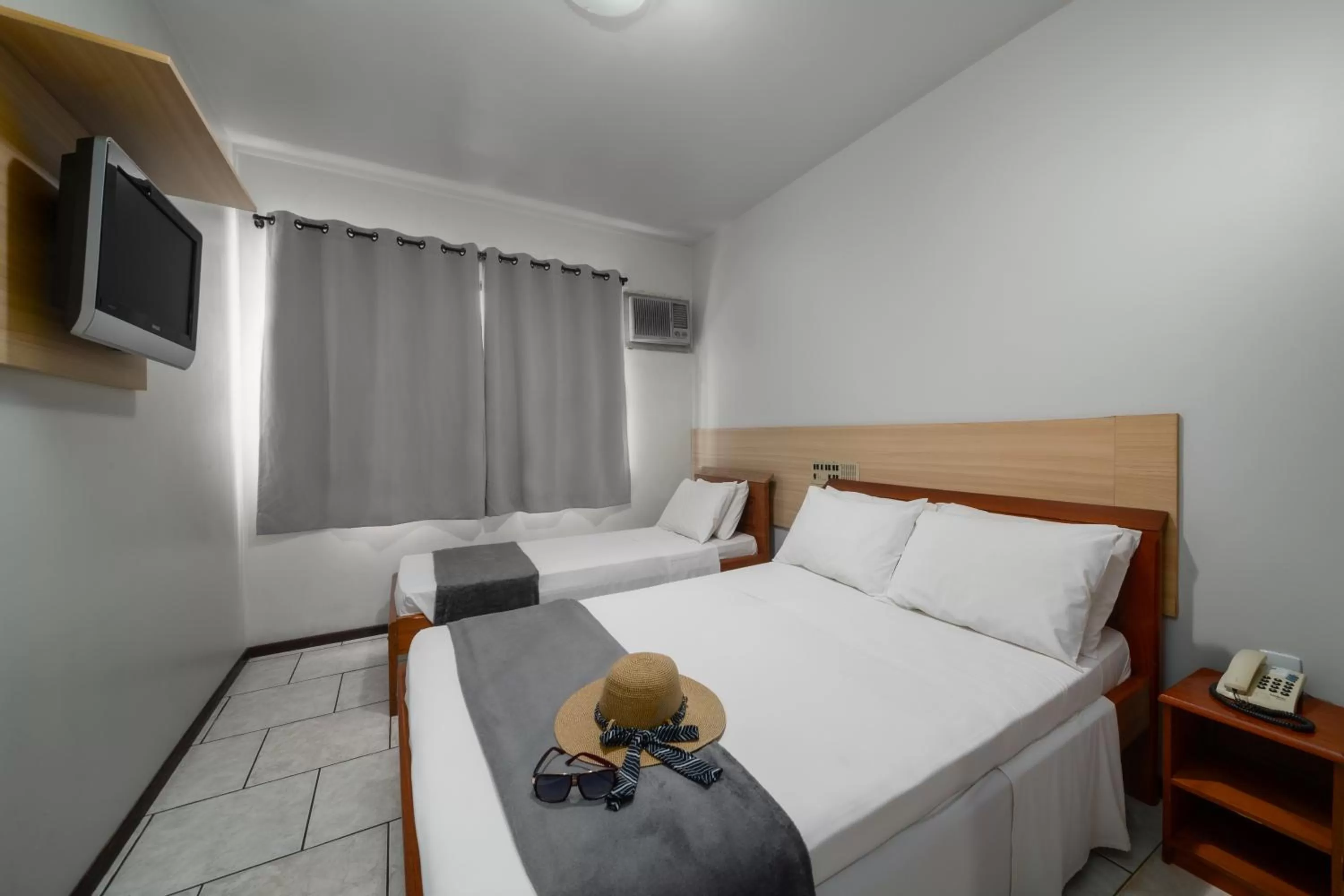 Standard Quadruple Room in Lumar Hotel