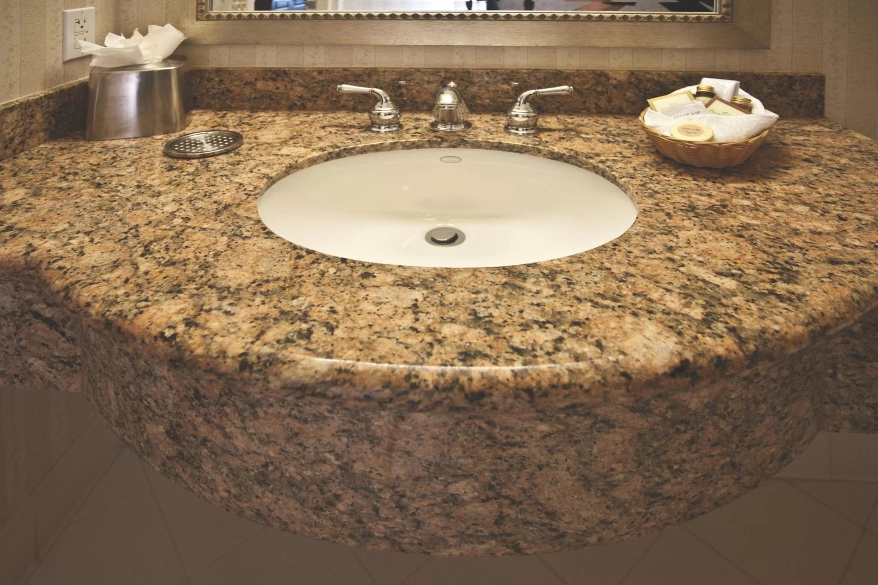 King Room in Bay Landing Hotel