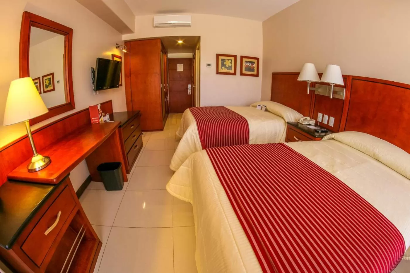 Executive Double Room with Two Double Beds in Hotel Fortin Plaza