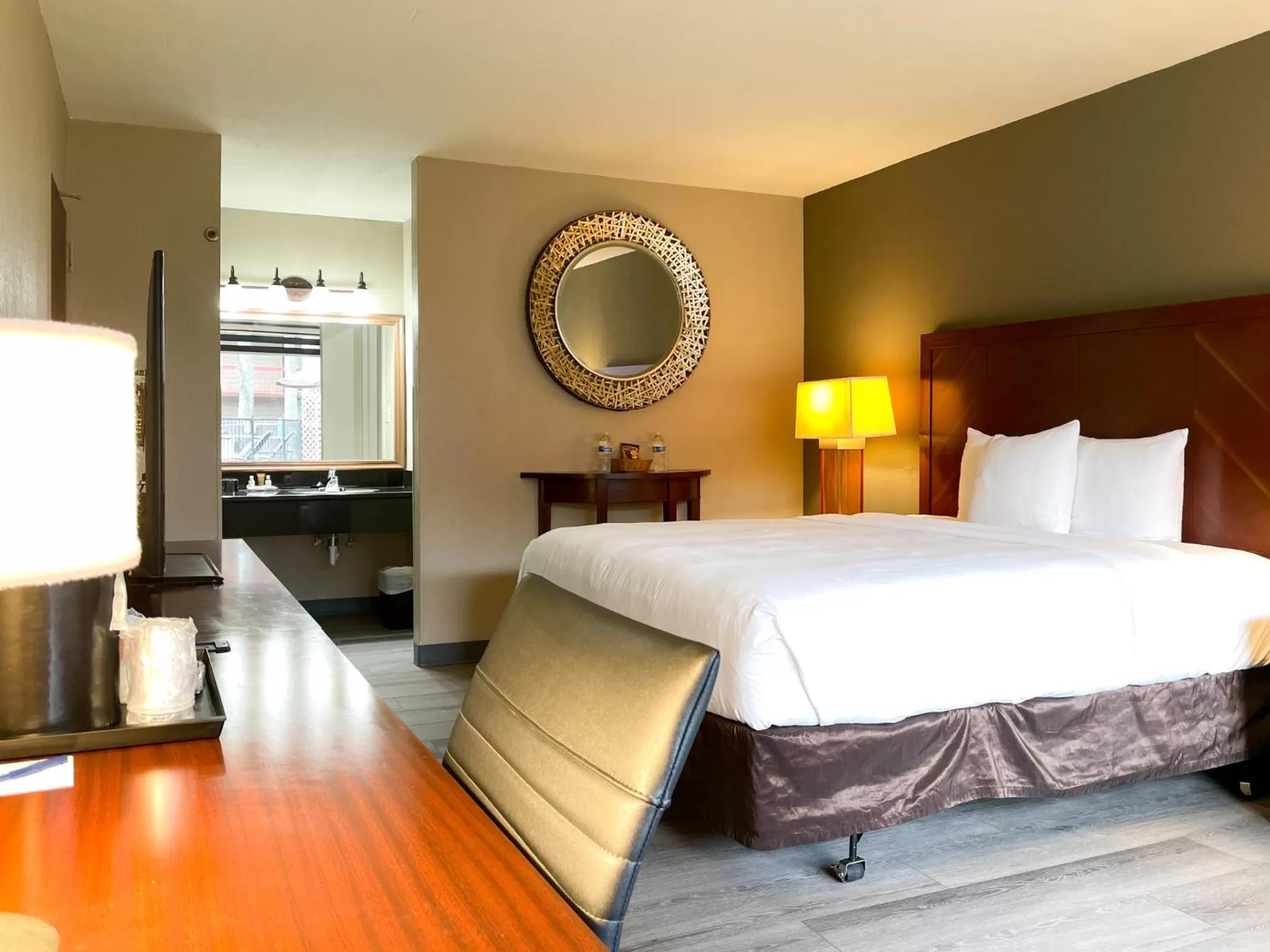 Deluxe Queen Room in GreenTree Hotel & Extended Stay I-10 FWY Houston, Channelview, Baytown
