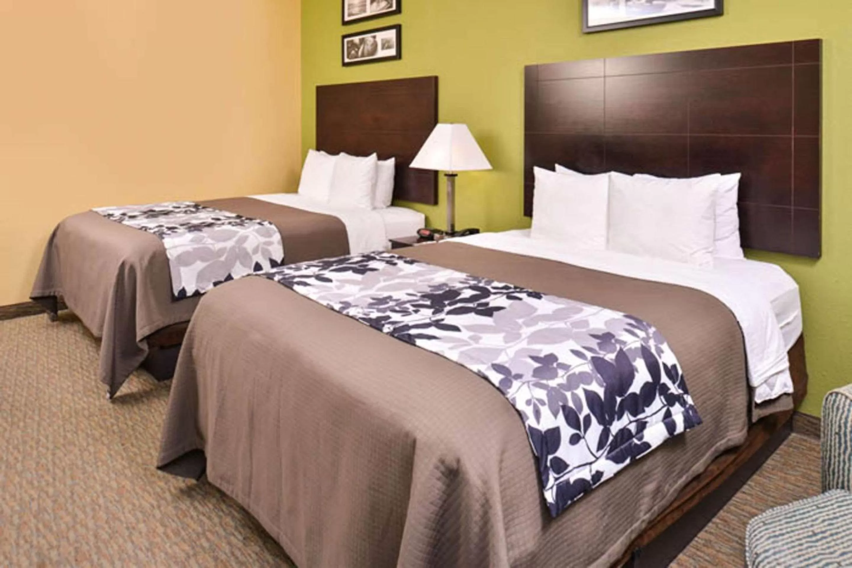 Queen Room with Two Queen Beds in Sleep Inn and Suites Downtown Houston