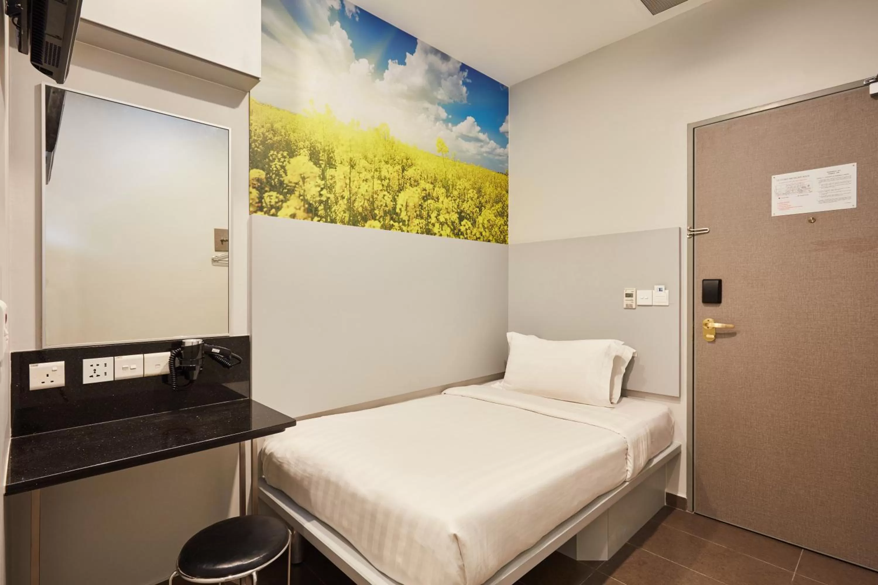 Standard Single Room (No Window) in ibis budget Singapore Bugis