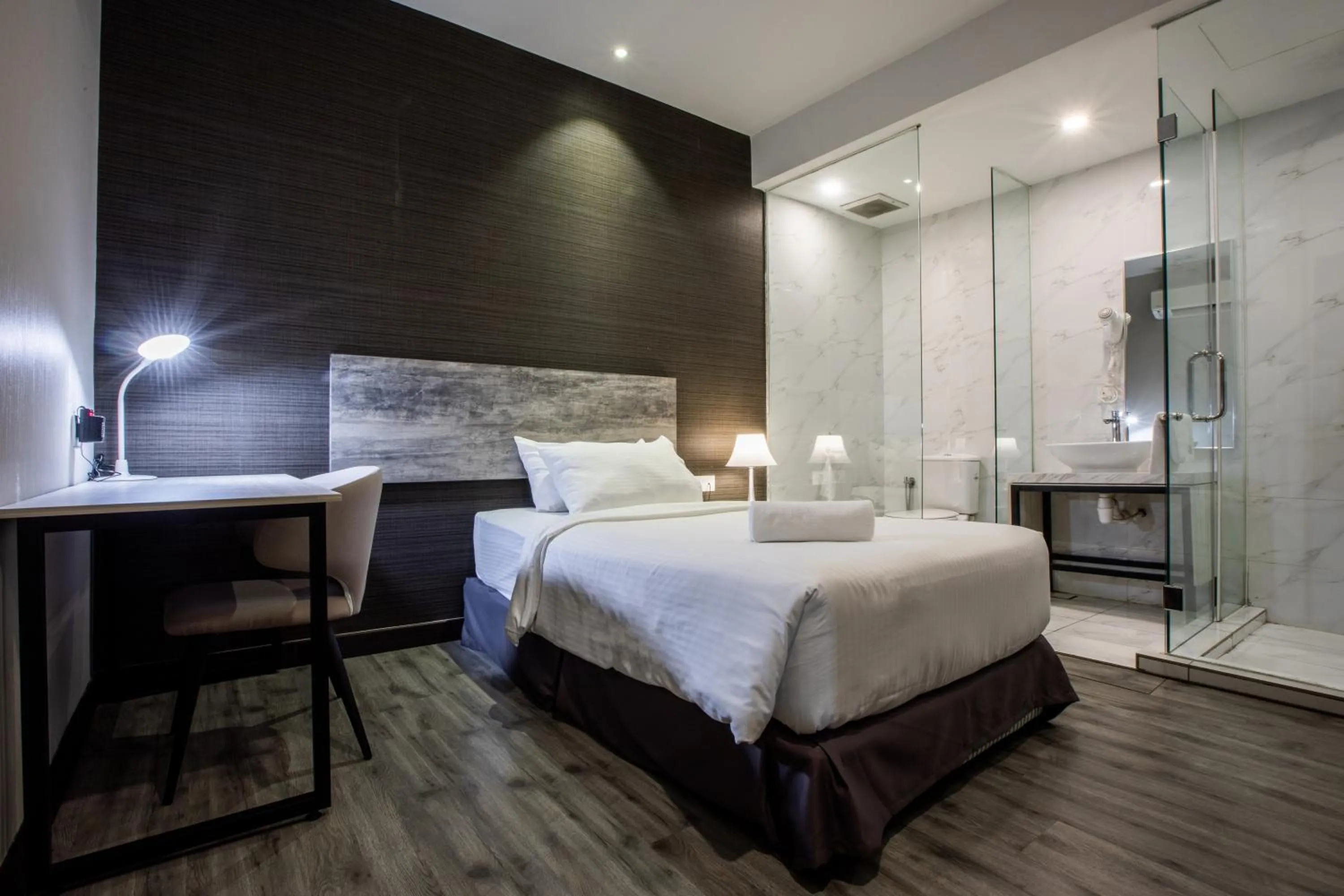 Standard Single Room (No Window) in The Leverage Business hotel (Skudai)