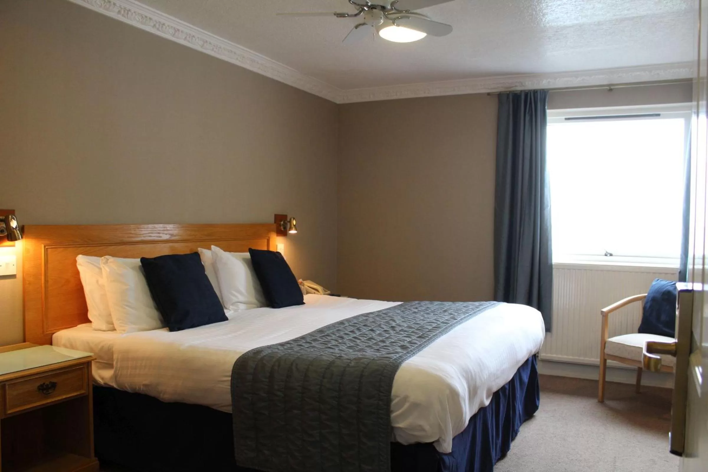 King Room with Sea View in BEST WESTERN New Holmwood Hotel