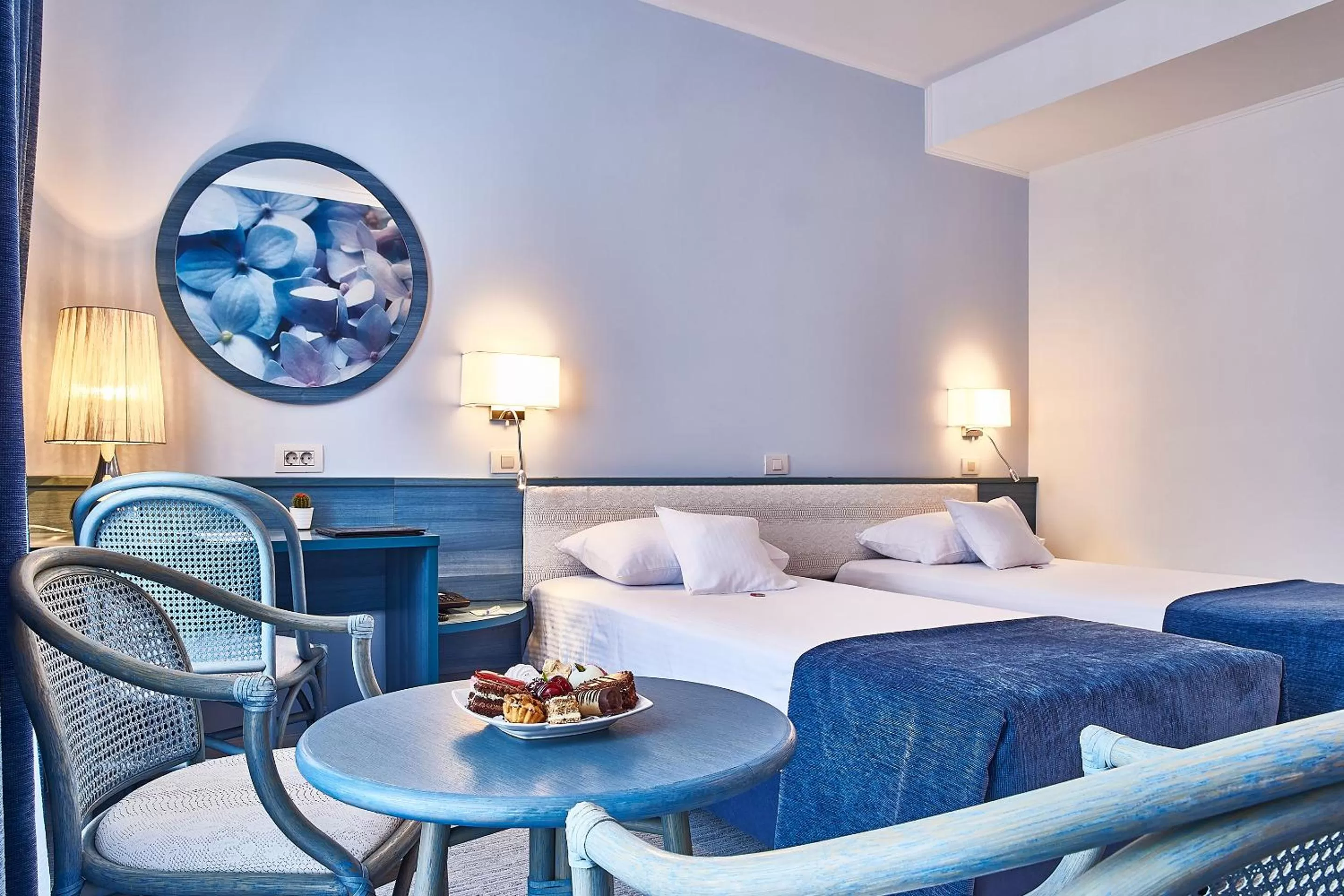 Standard Twin Room in Continental Forum Arad