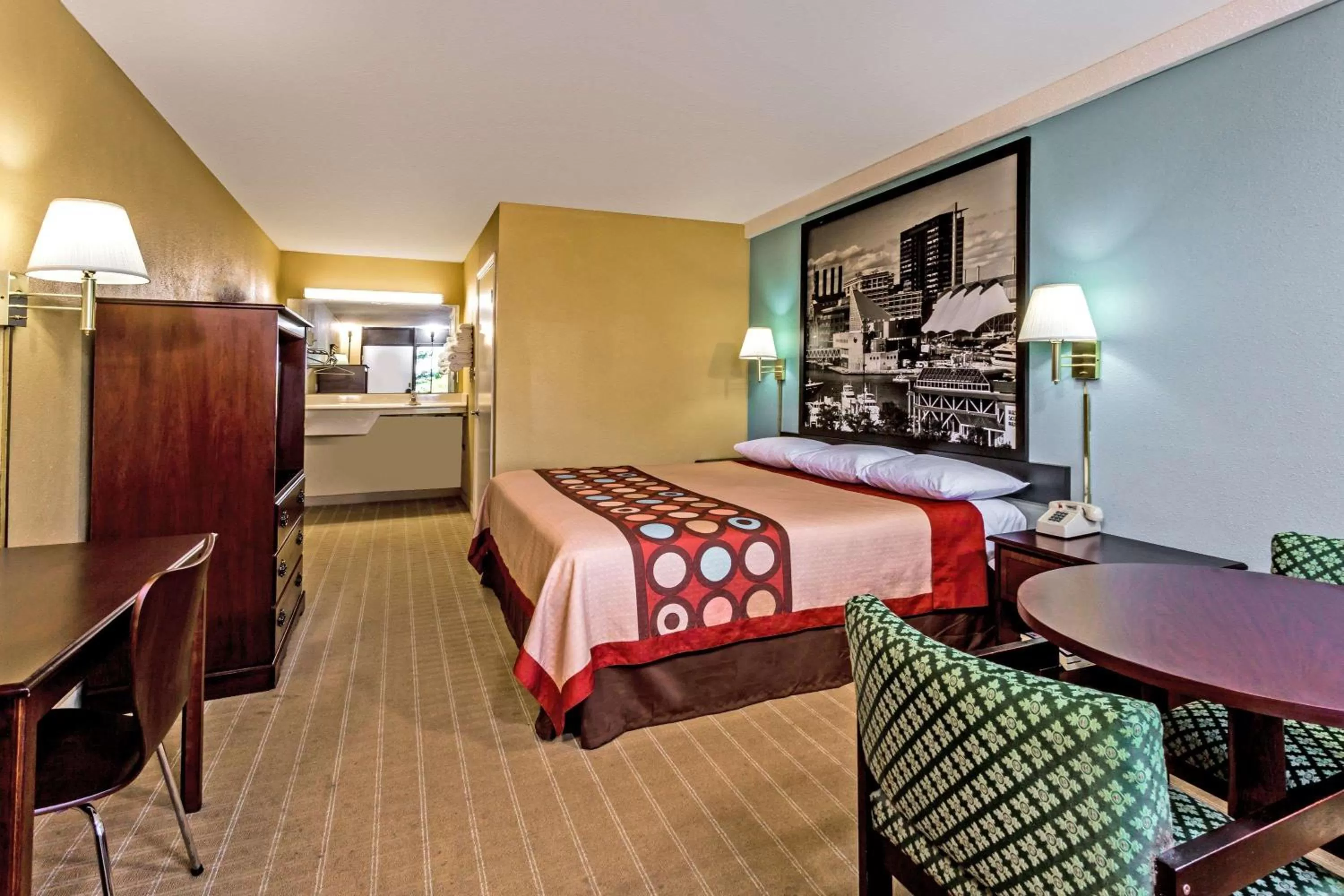 Queen Room - Non-Smoking in Super 8 by Wyndham Jessup/Baltimore Area