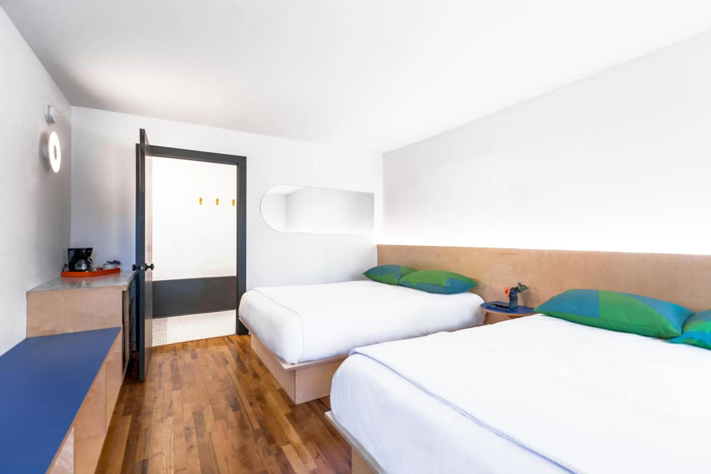 Superior Double Room in The Iris Motel