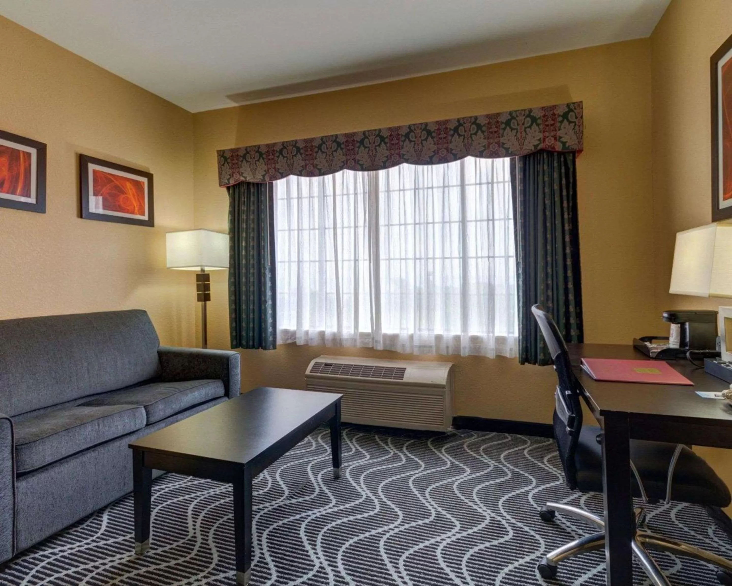 Double Suite with Two Double Beds - Non-Smoking in Comfort Suites Lake Ray Hubbard