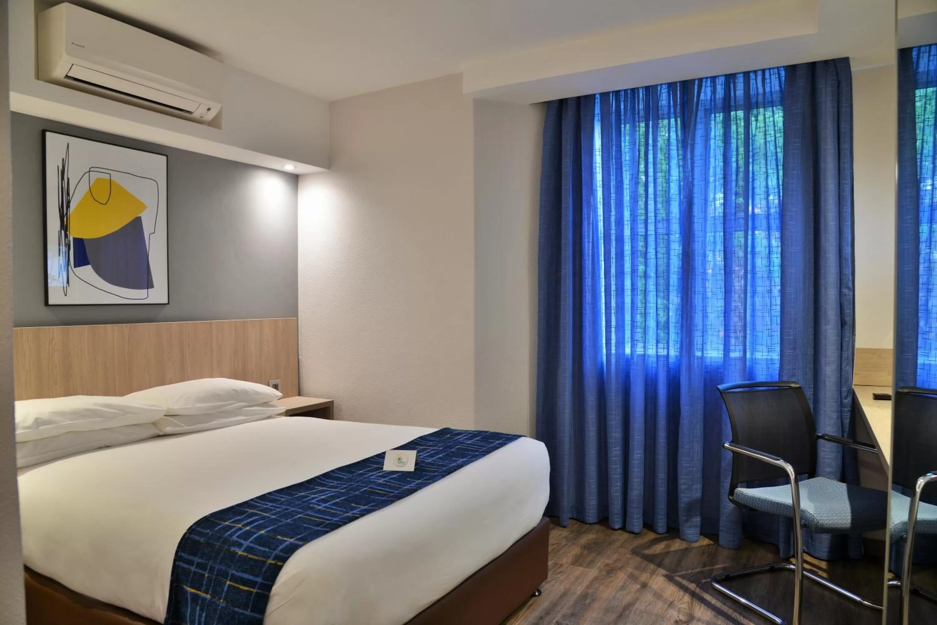 Double Room - Disability Access in Town Lodge Menlo Park