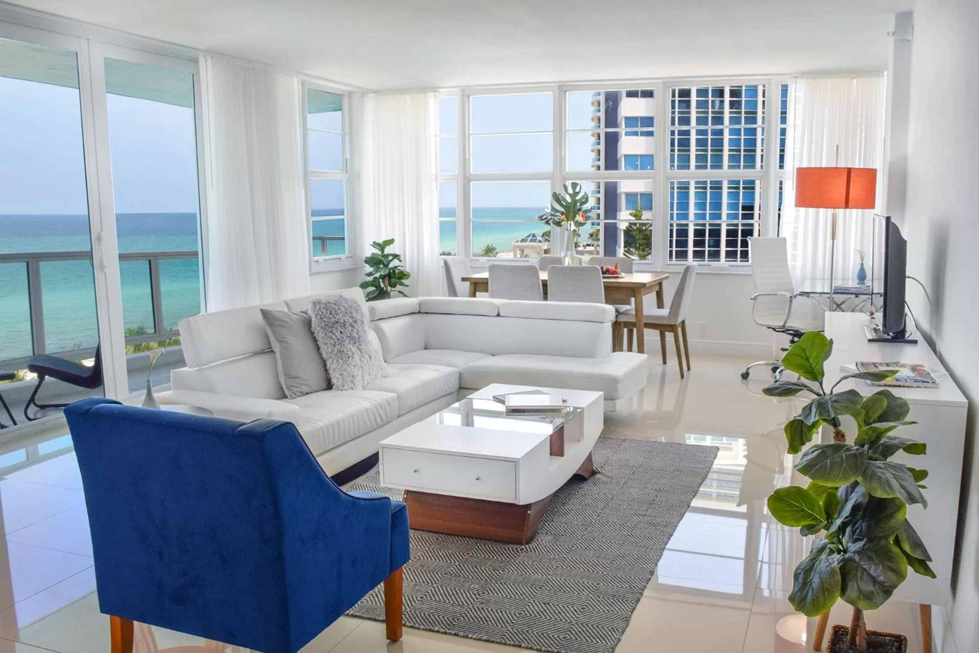 Corner Oceanview Master Suite 2 Bedroom 2 Bath Kitchen in Seacoast Suites on Miami Beach