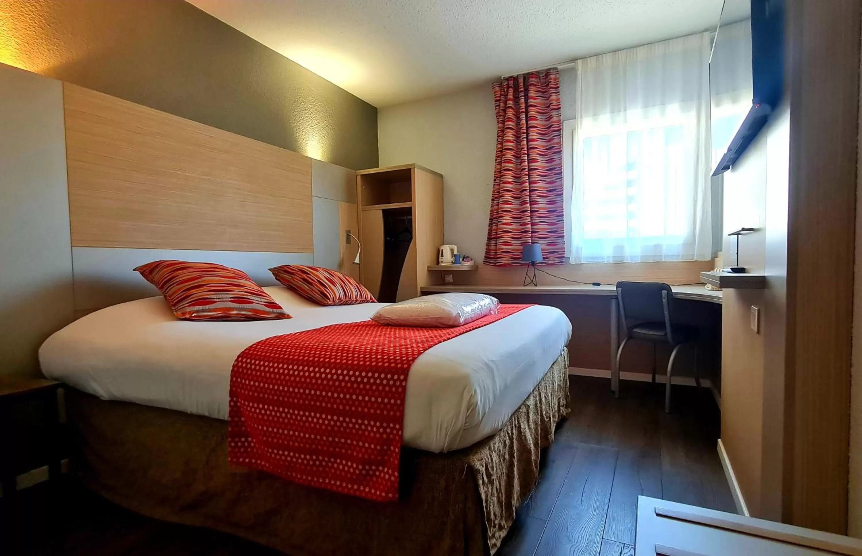 Double Room in Kyriad Marseille Palais Des Congrès – Vélodrome