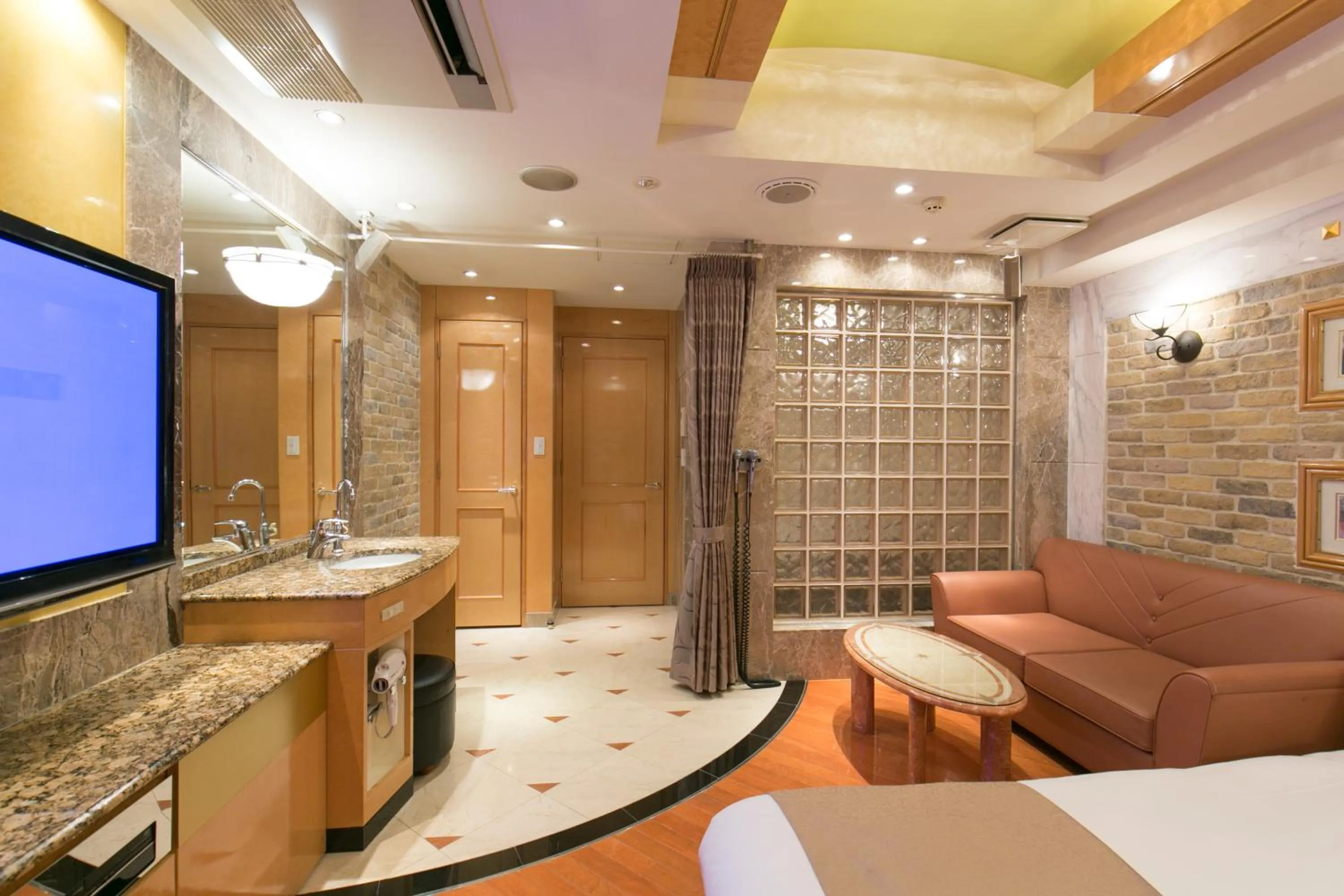 Standard Queen Room in HOTEL D-WAVE Shinjuku（Adult Only)