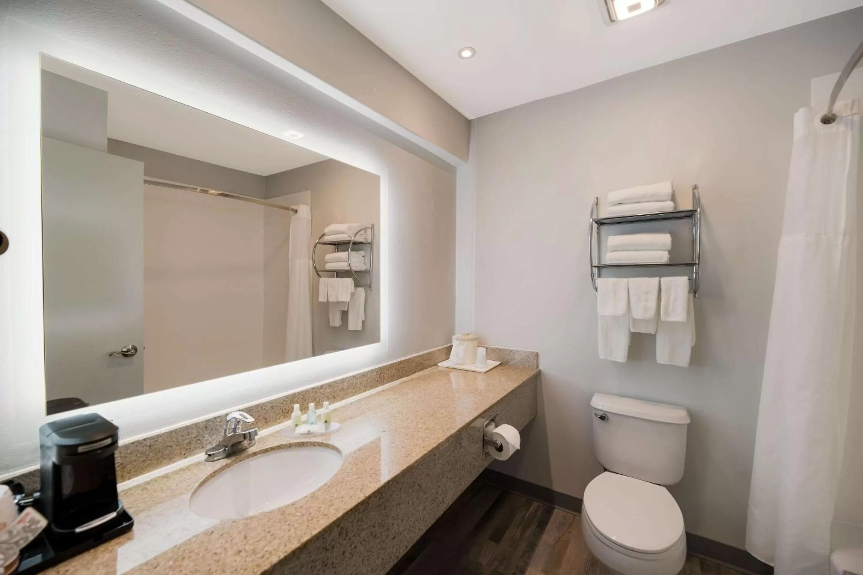 Queen Suite with Two Queen Beds - Non Smoking in Quality Inn & Suites Artesia