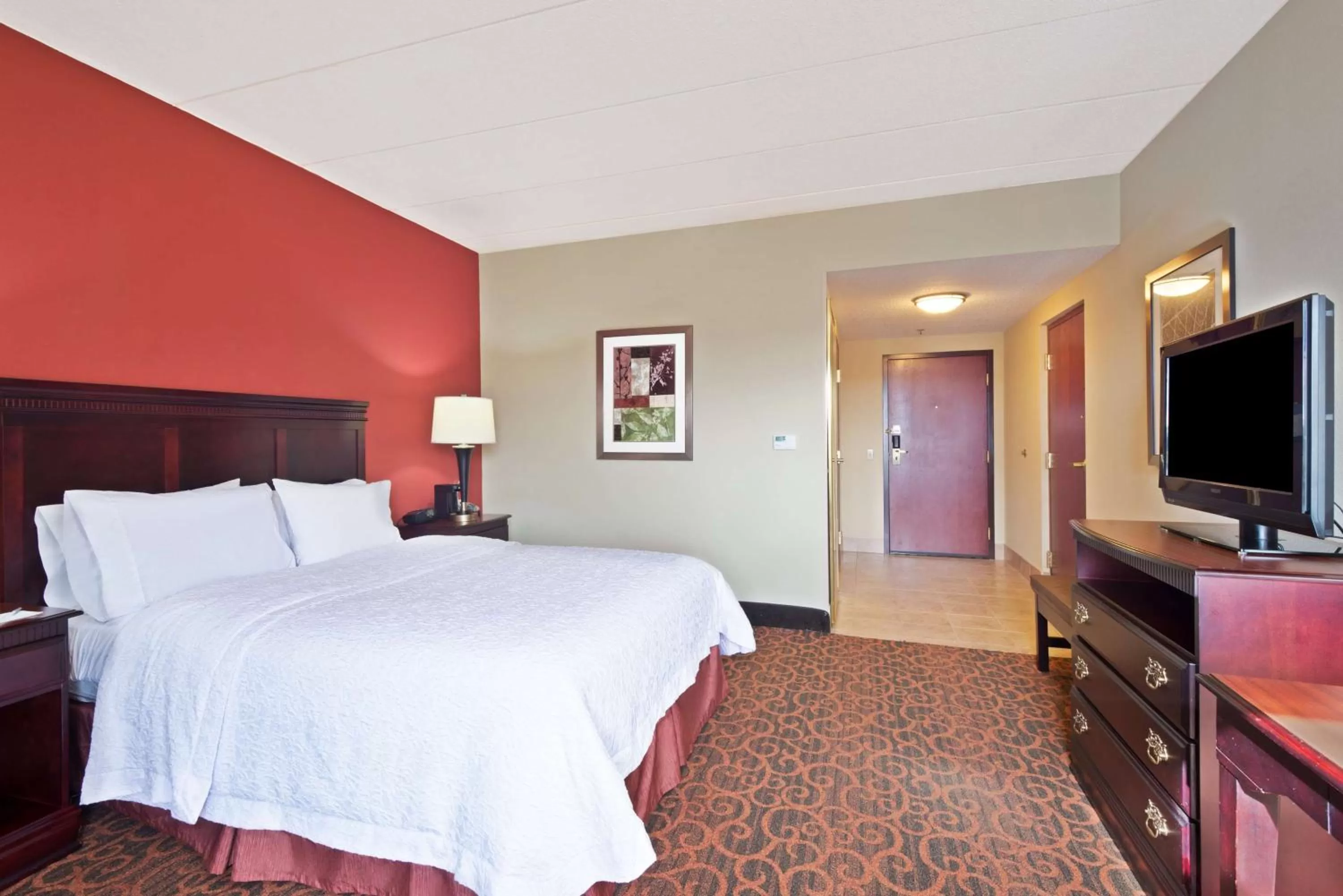 Queen Room with Bath Tub - Disability Access/Non-Smoking  in Hampton Inn Winfield Teays Valley
