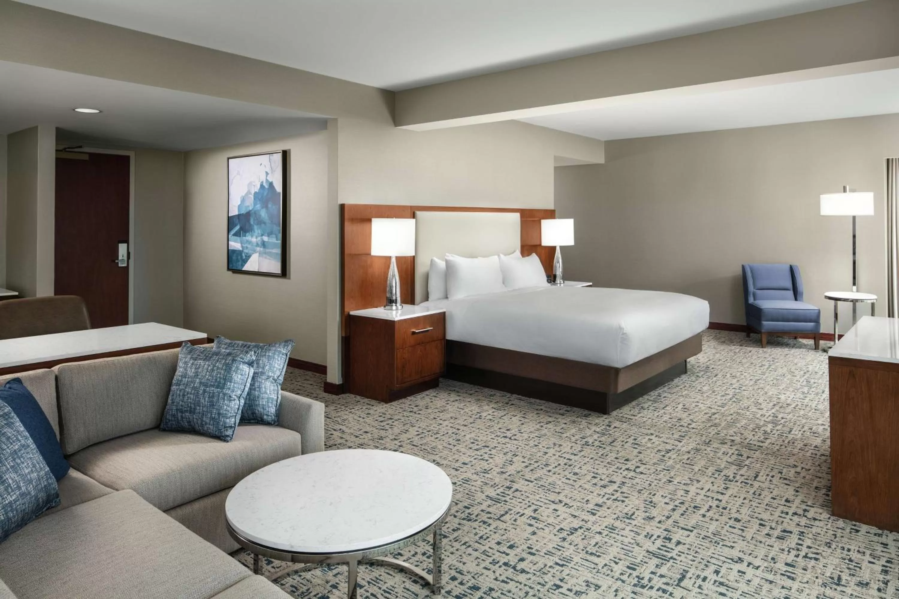 Junior King Suite in Hilton Boston Logan Airport