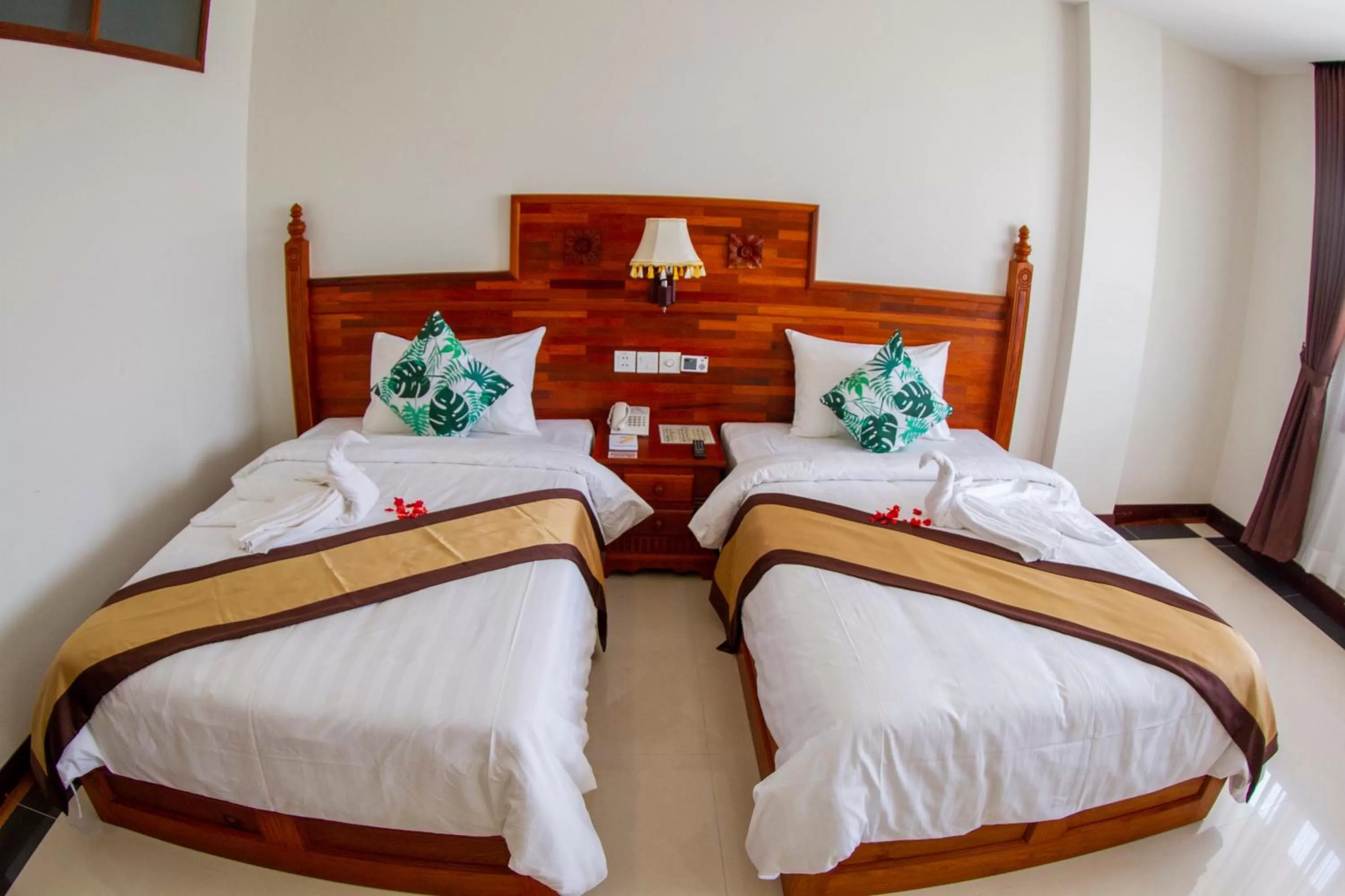 Deluxe Twin Room in Kampong Thom Palace Hotel