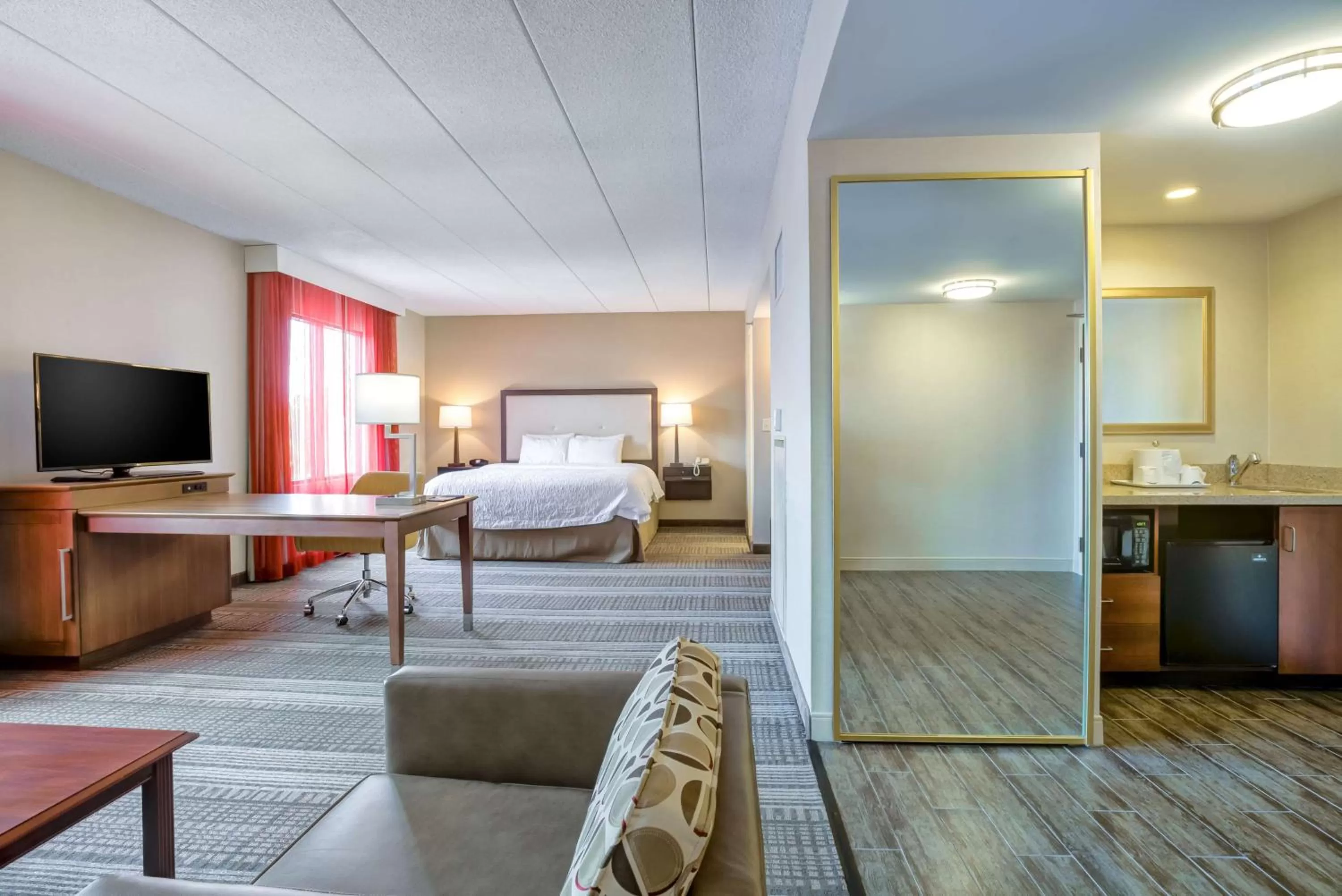 King Studio with Sofa Bed - Non-Smoking in Hampton Inn Boston-Norwood