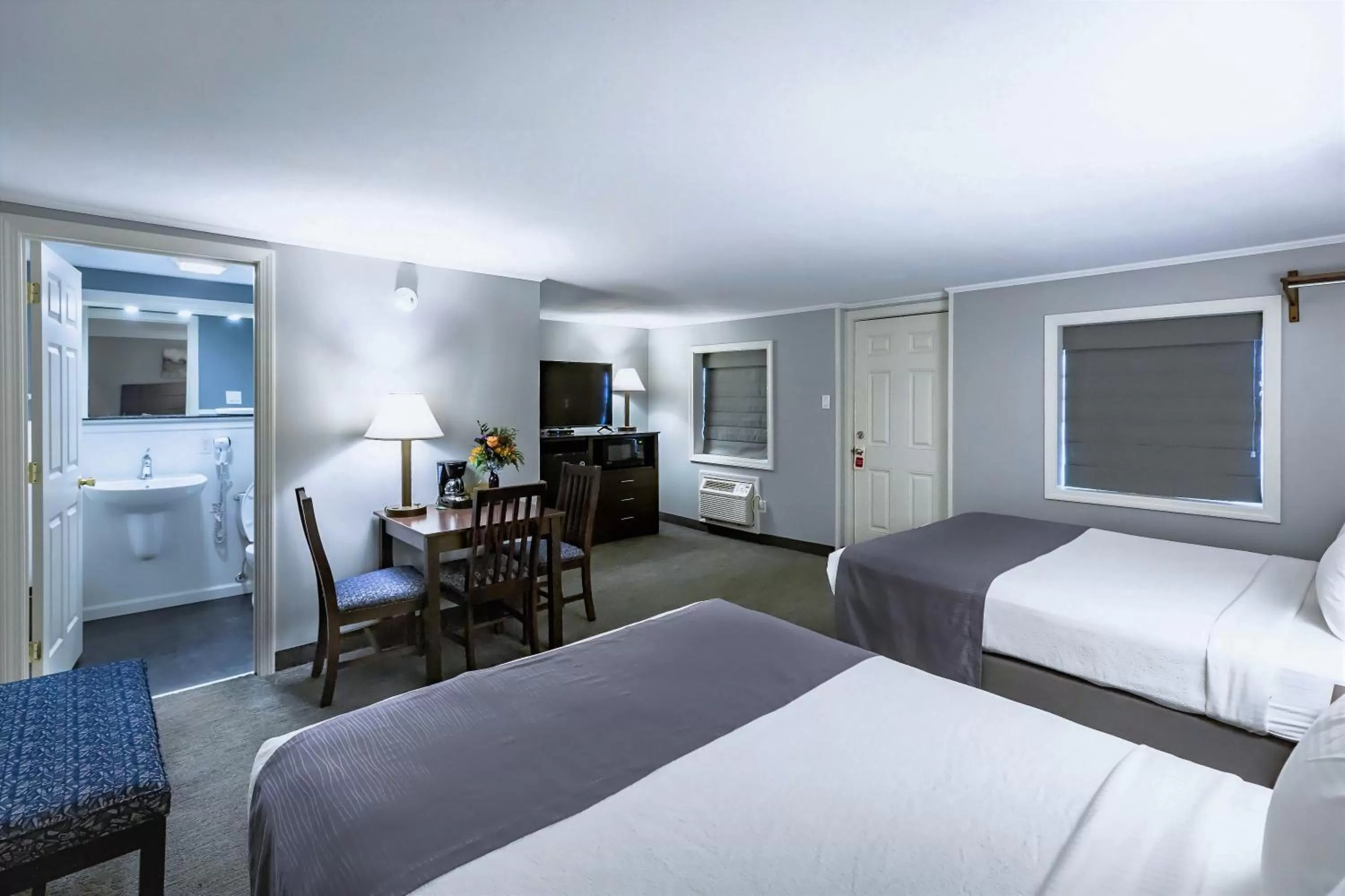 Premium Room with Two Queen Beds in Mt. Madison Inn & Suites
