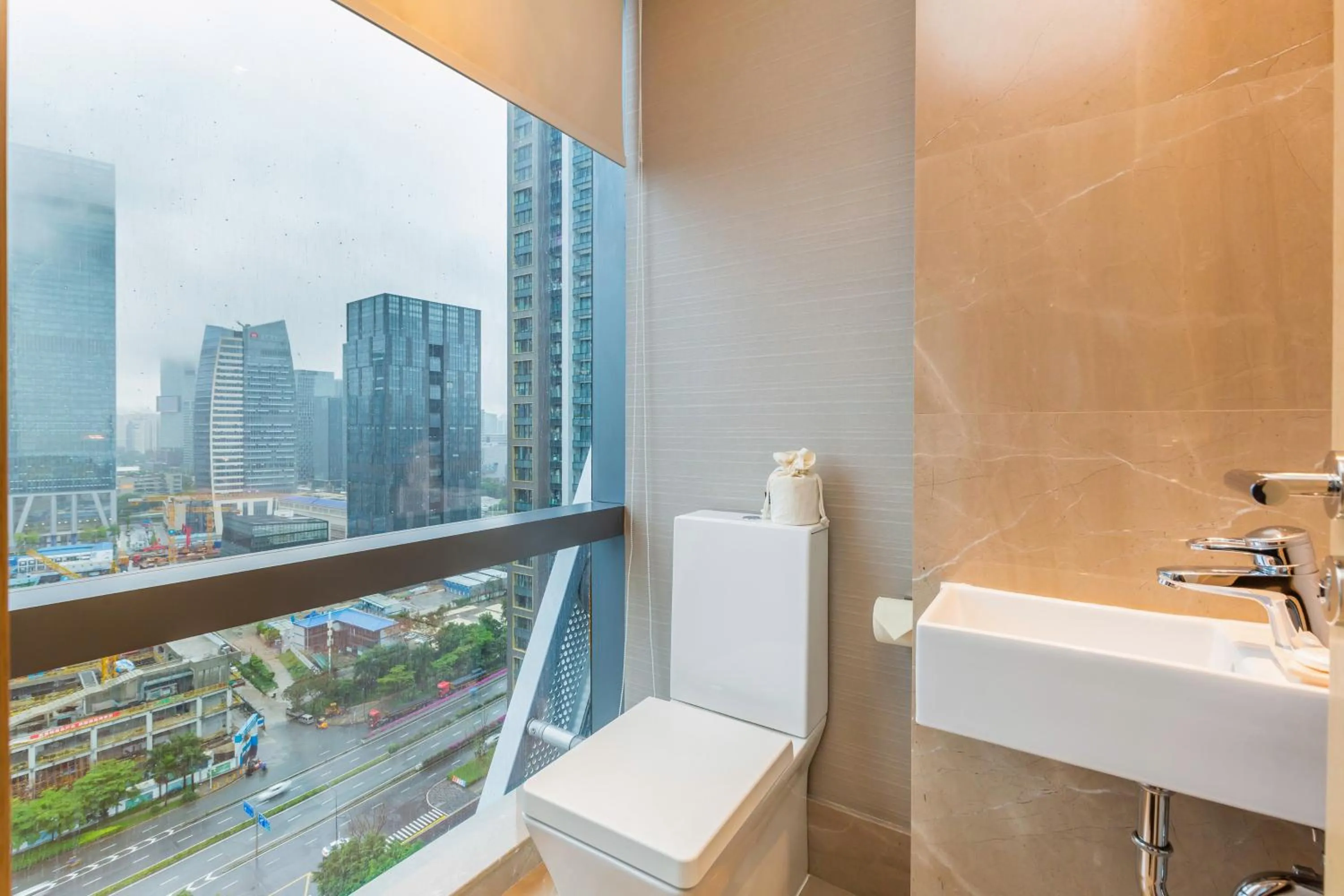 Deluxe Suite - single occupancy in Hotel Kapok Shenzhen Bay