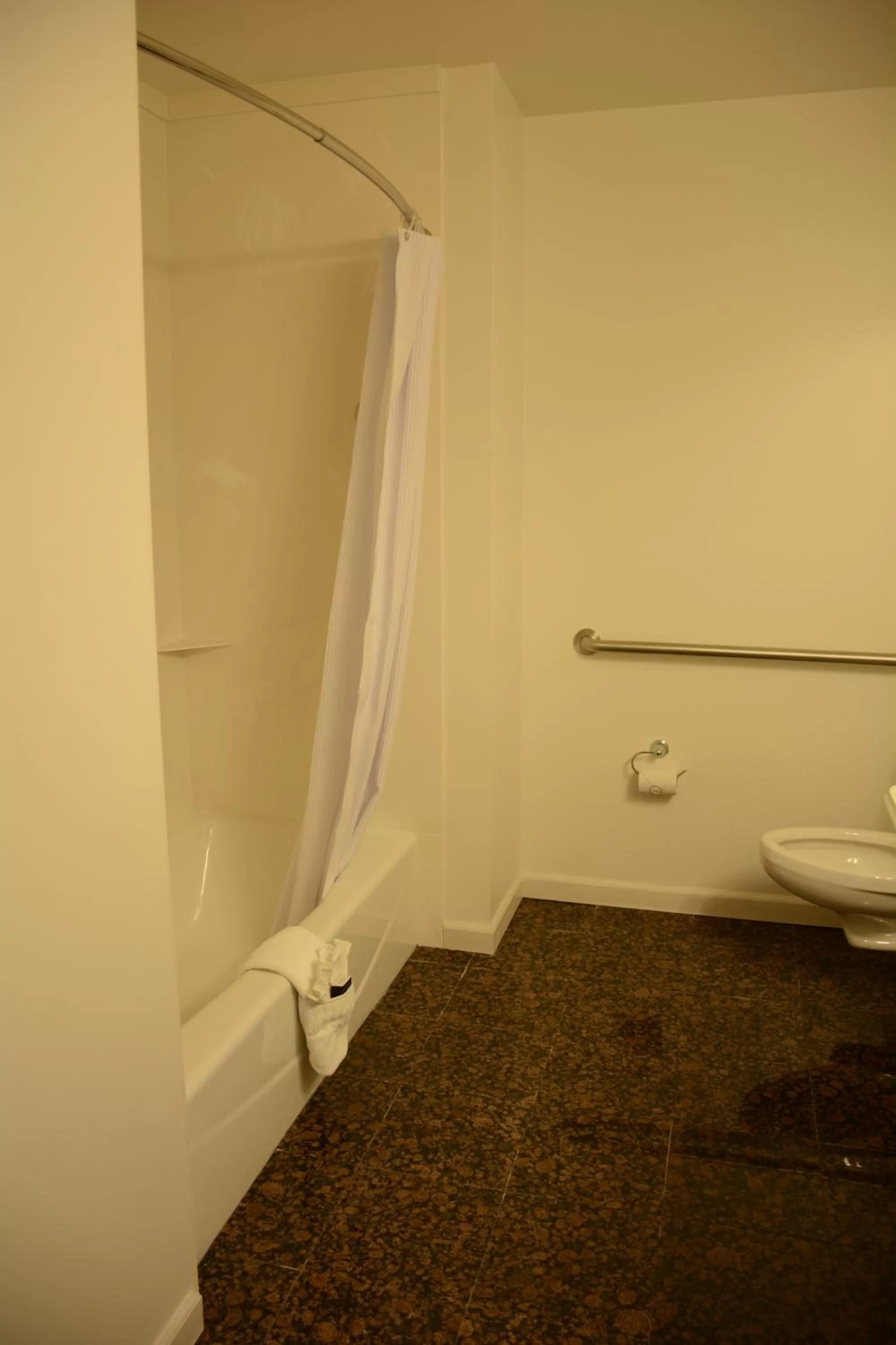 Queen Room - Disability Access in Hotel Bentley