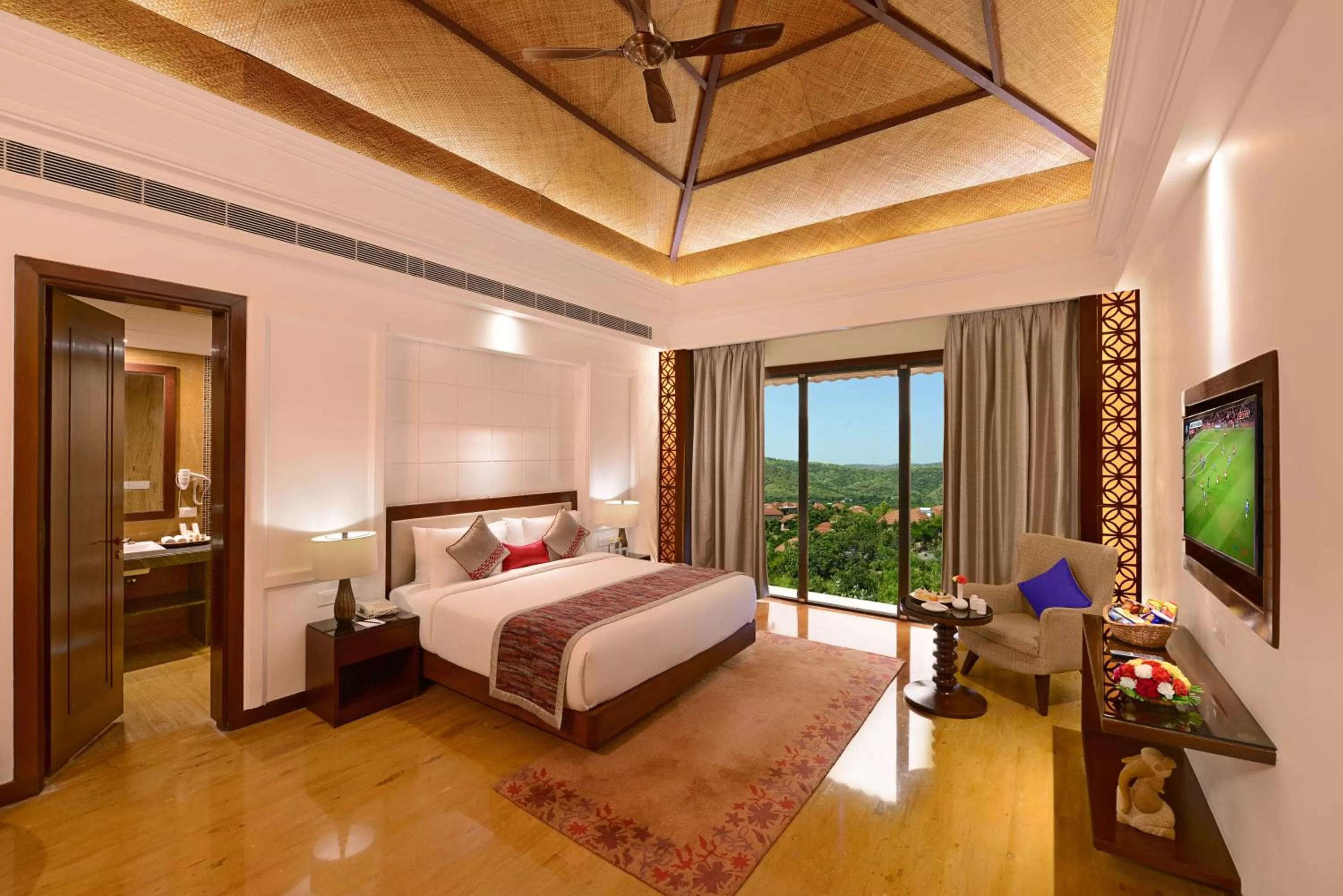 Executive Suite - 15% off on Buffet, 20% off on Spa and Laundry, Happy Hours from 11 AM to 7 PM in The Ananta Udaipur