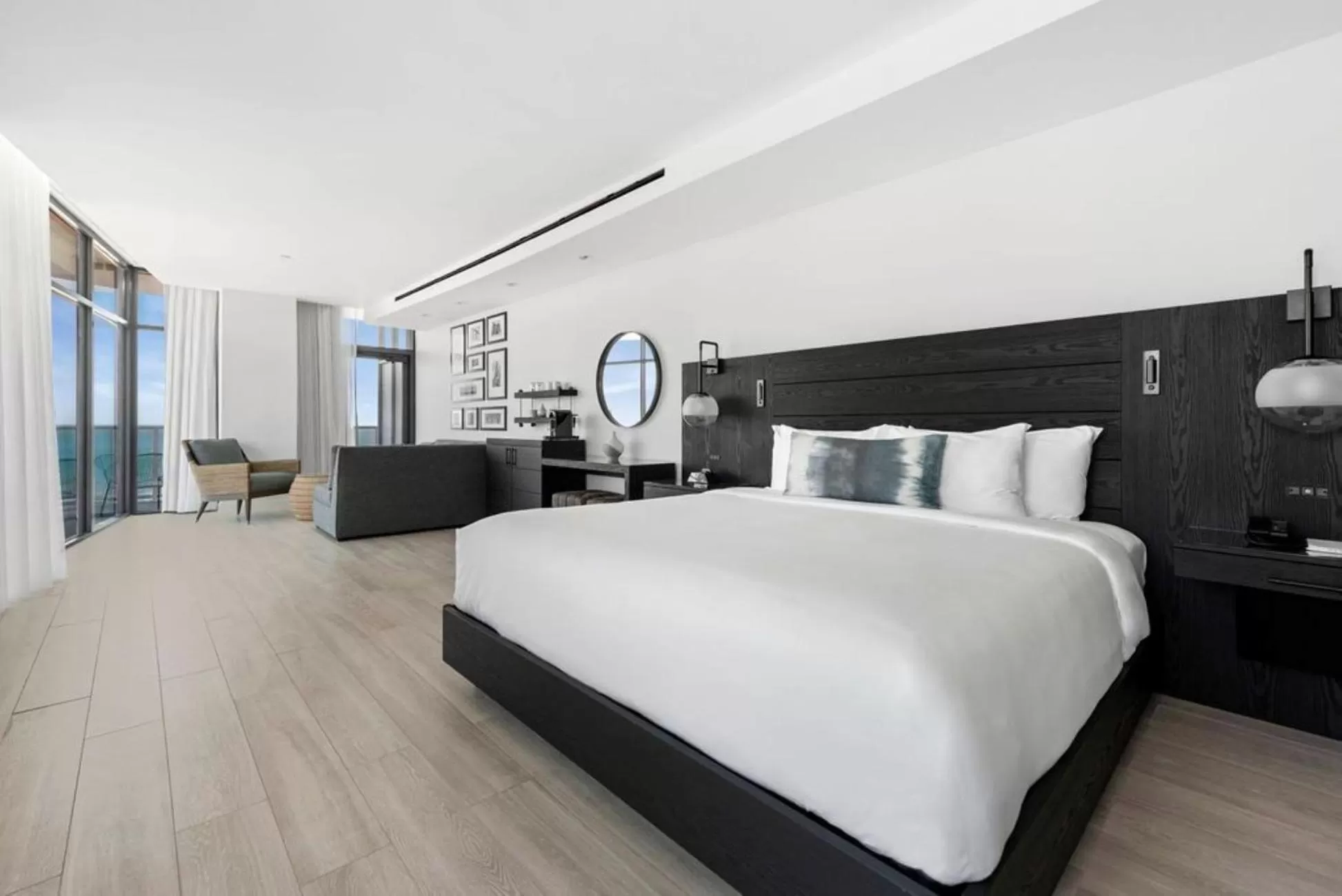 Deluxe Suite with Sea View in Wave Resort