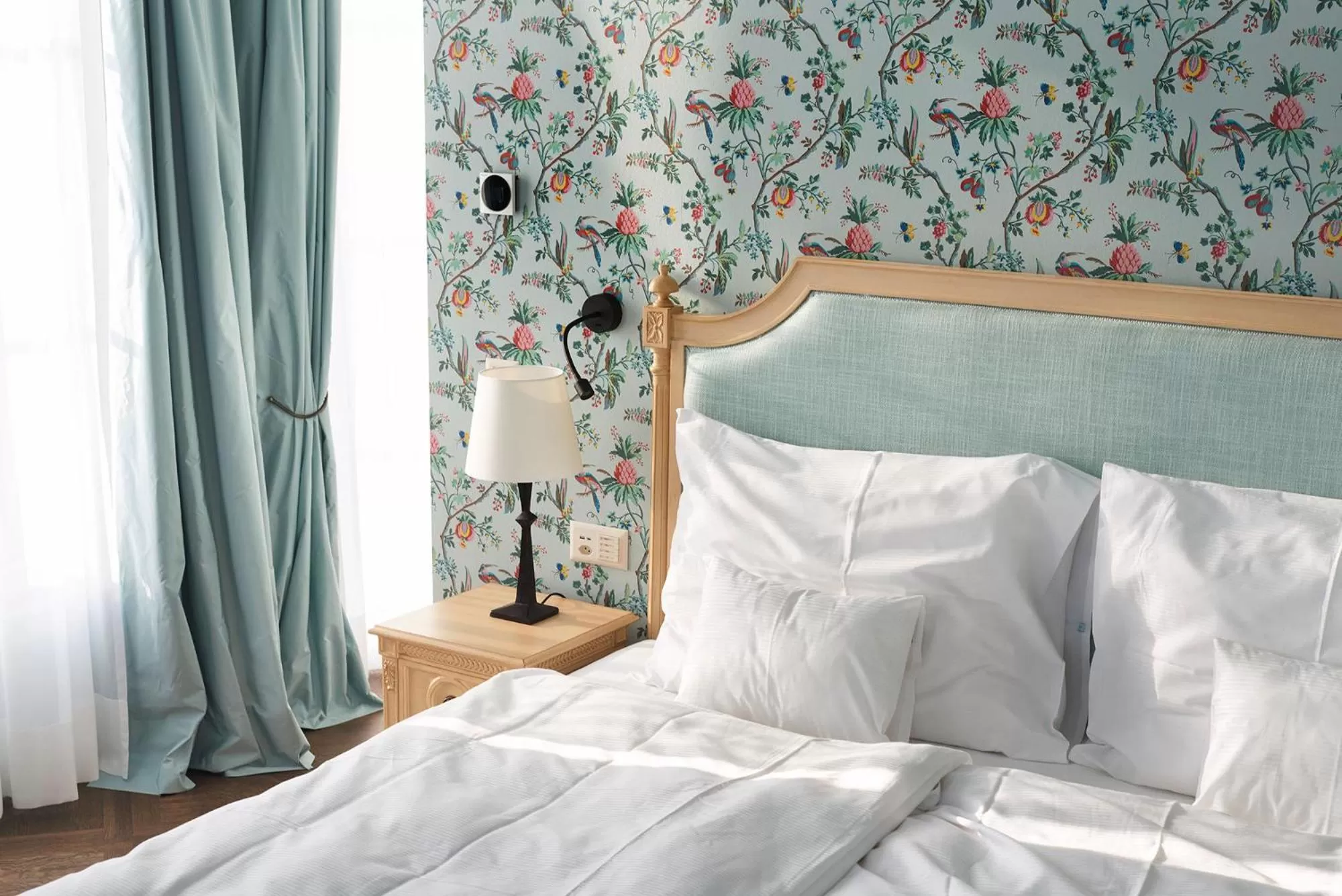 Rachmaninoff Suite with Terrace and Lake View - single occupancy in Château Gütsch