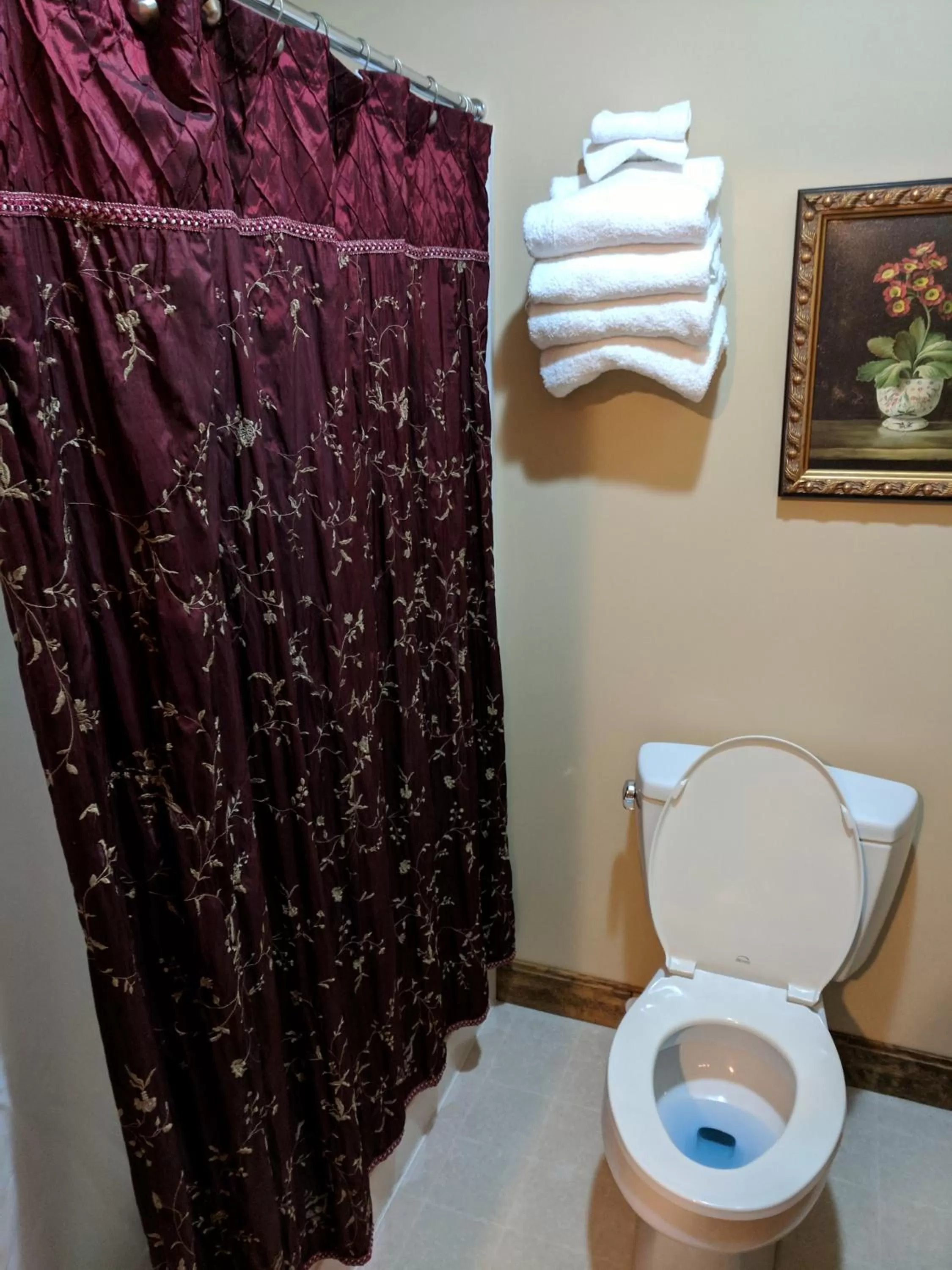 Queen Room in Greenbrier Inn Killington