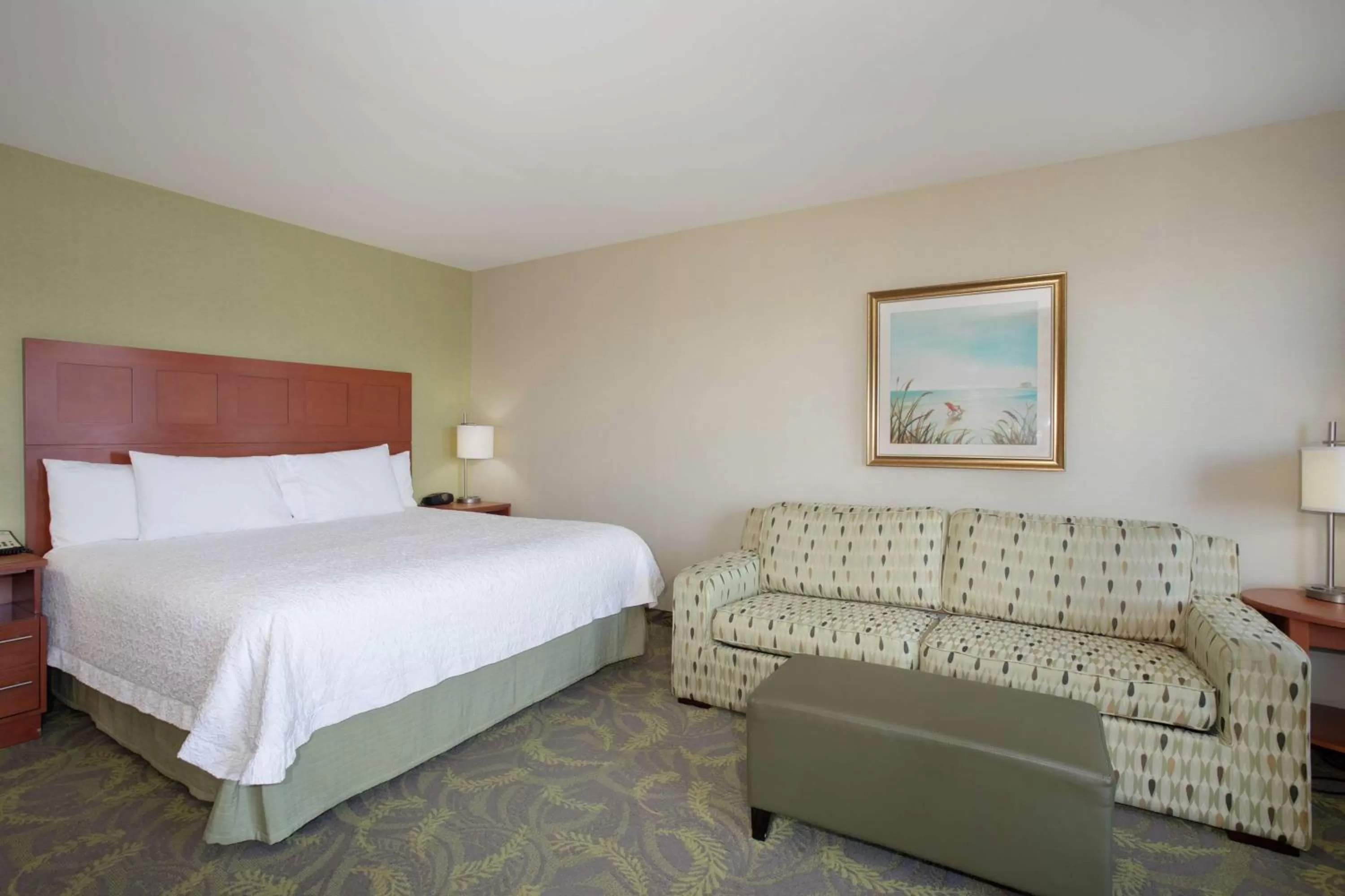 King Room with Balcony and River View - Non-Smoking in Hampton Inn & Suites Astoria