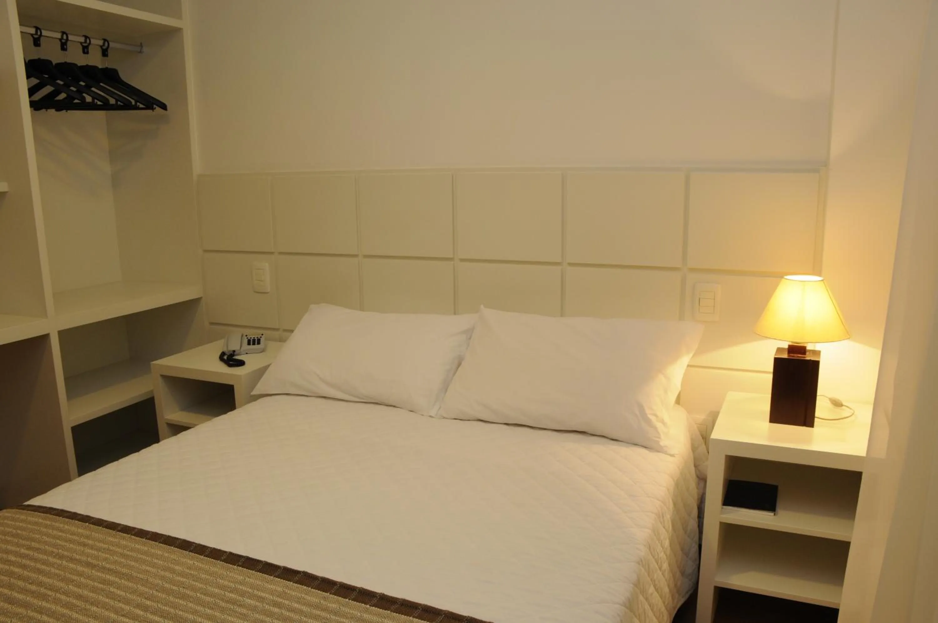 Standard Double Room - single occupancy in Hotel Shelton