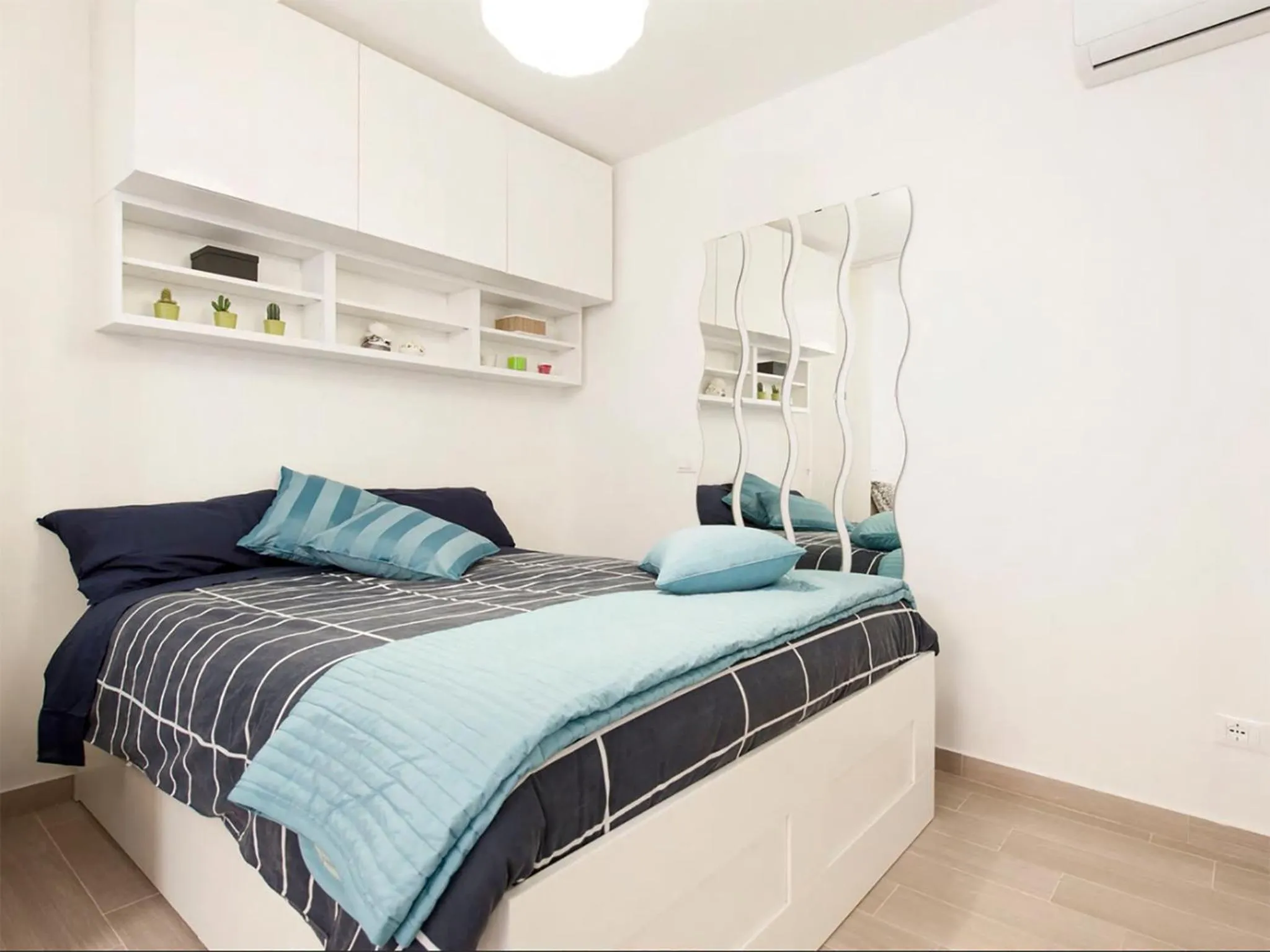 Studio in Condotti Apartment