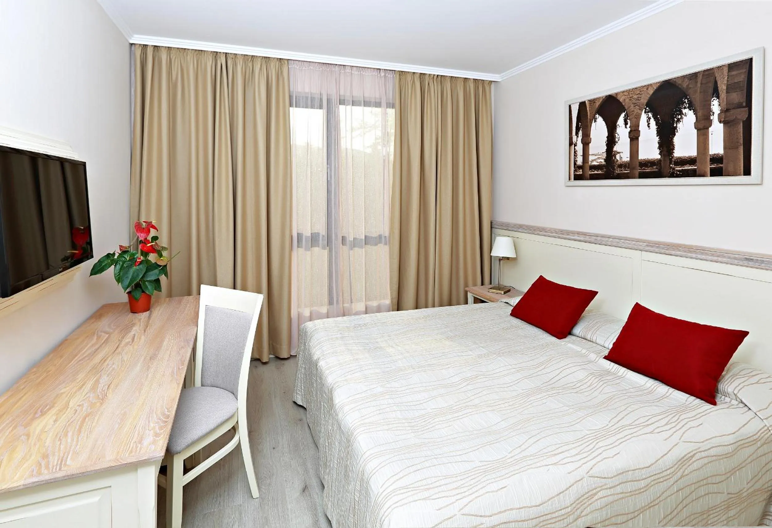 Classic Double Room with No Balcony - single occupancy in White Rock Castle Suite Hotel & SPA