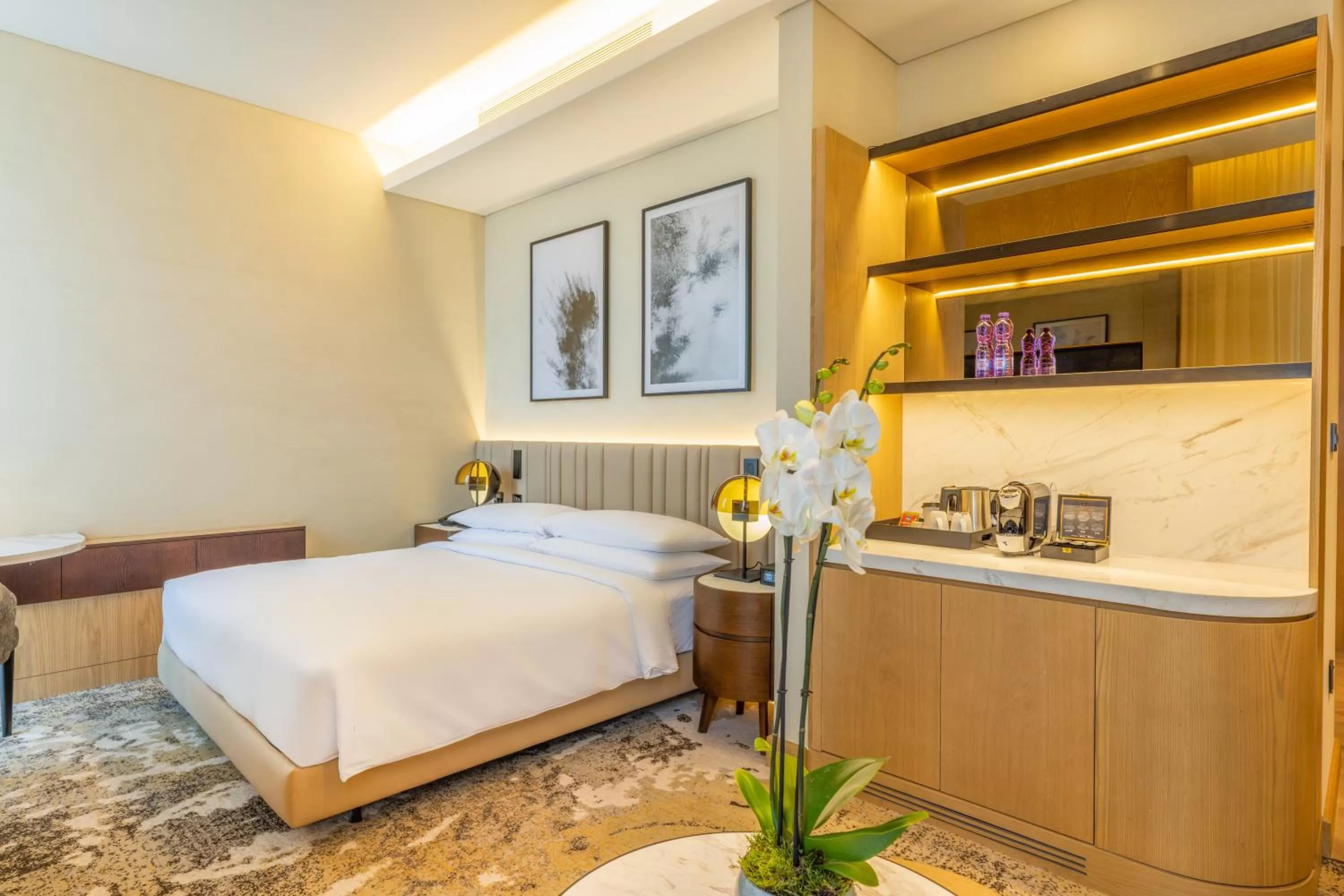 King Studio - Smoking in Embassy Suites By Hilton Doha Old Town