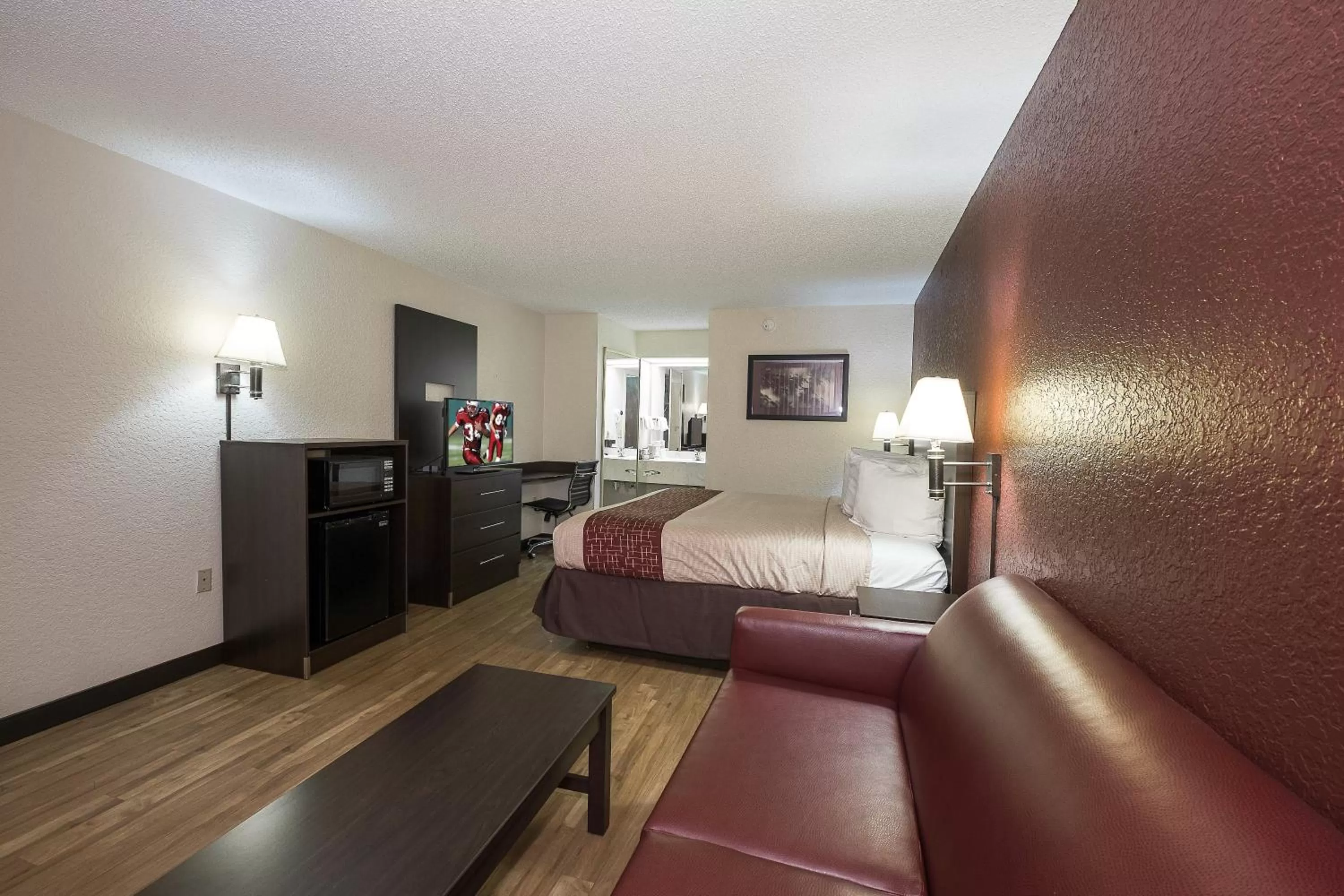 Superior King Room Non-Smoking in Red Roof Inn Kingsland