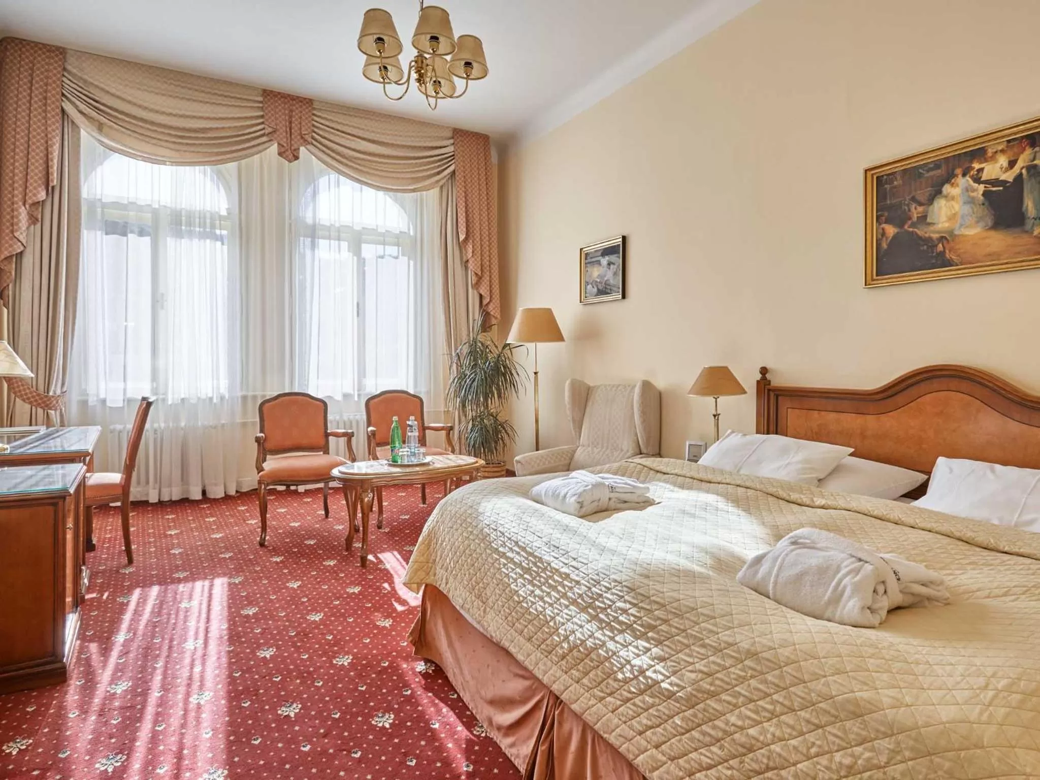 Exclusive Suite with City View  in Hotel Romance