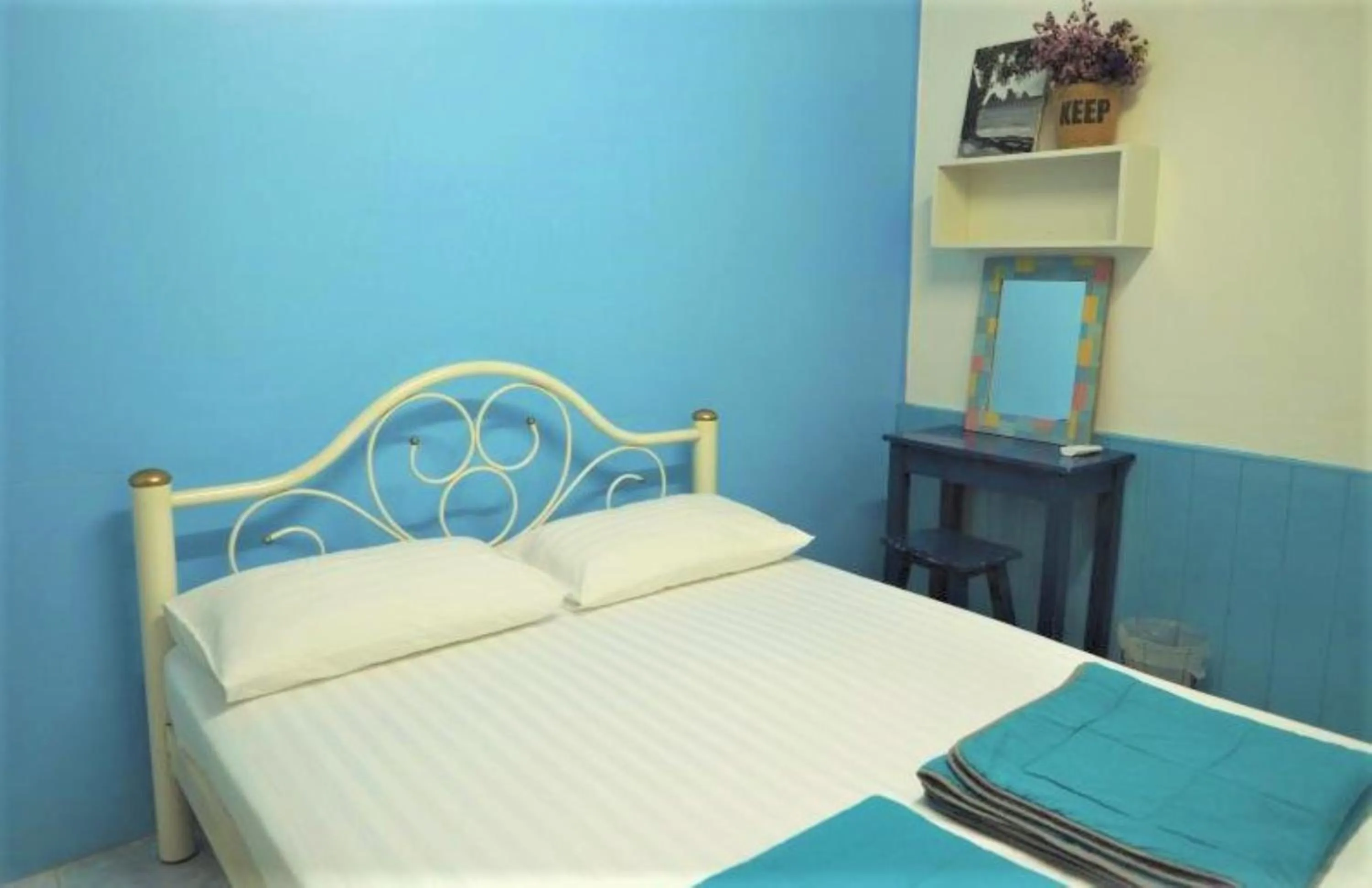 Double or Twin room with shared bathroom (Fan) in Chanchalay Hip Hostel (SHA Plus)