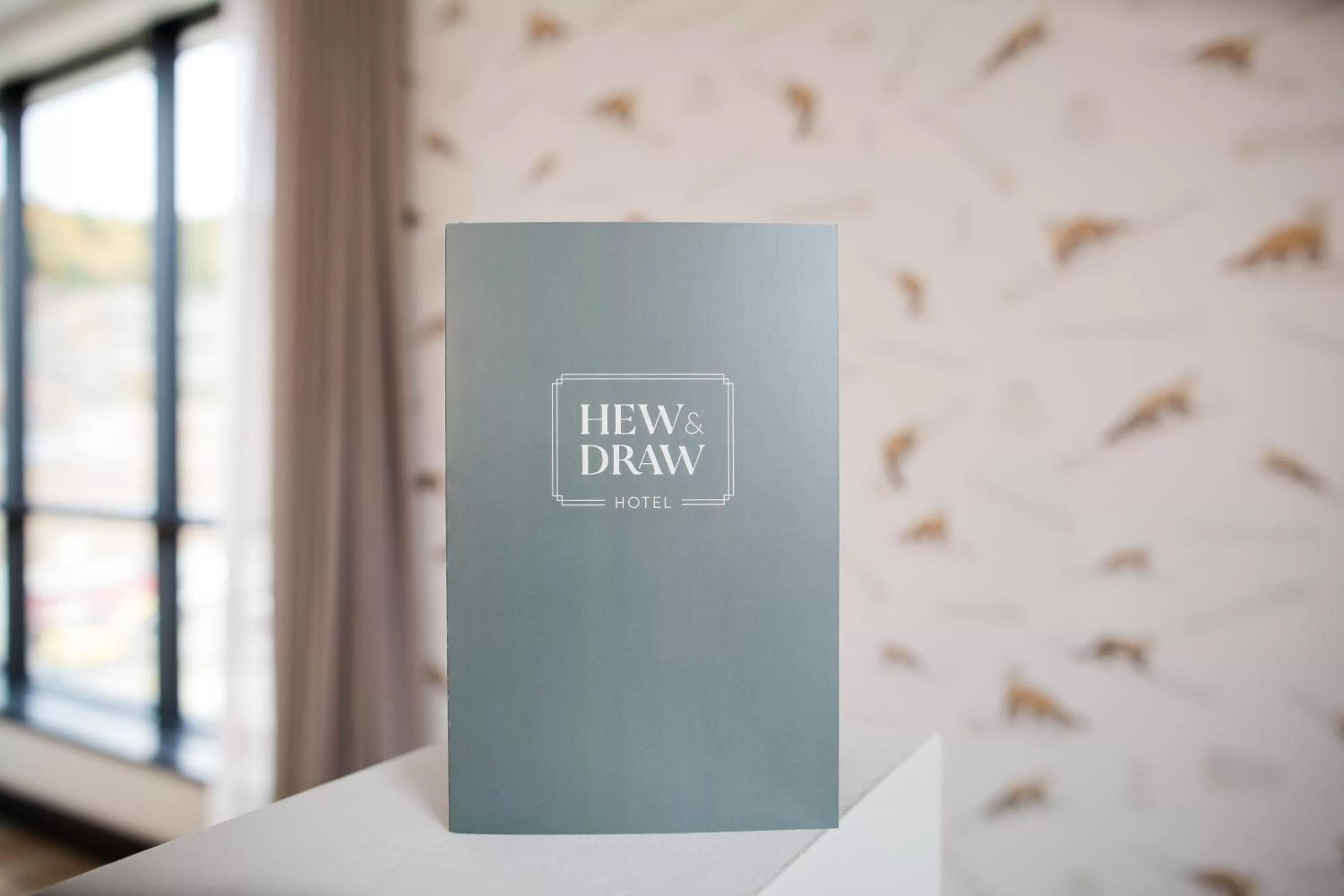 Deluxe Queen Suite in Hew & Draw Hotel