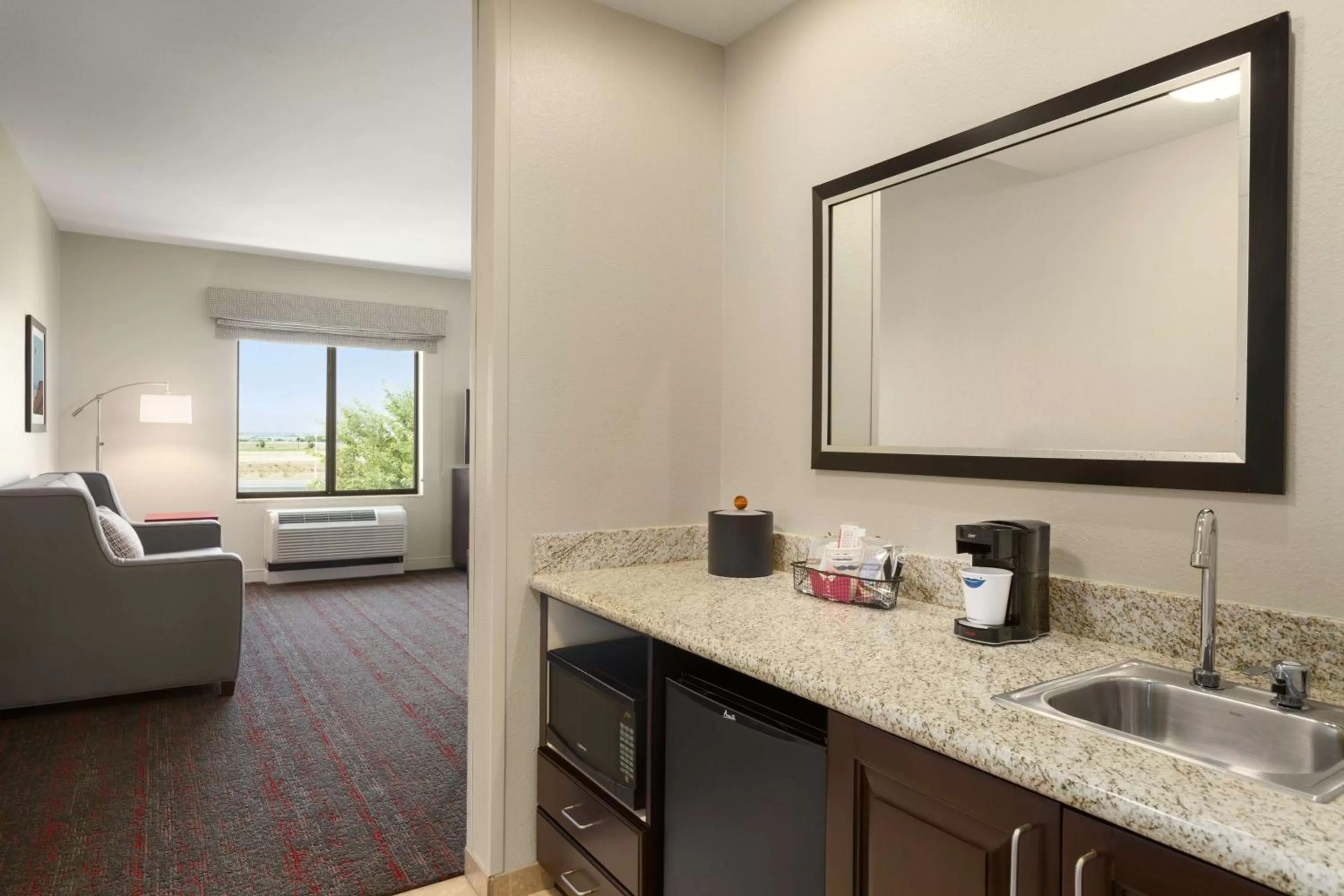 Suite with Two Queen Beds and Bath Tub - Mobility and Hearing Access/Non-Smoking in Hampton Inn & Suites Phoenix Glendale-Westgate