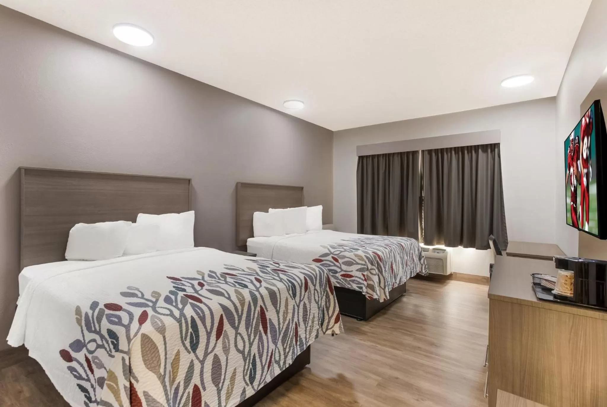 Deluxe Room with Two Queen Beds Non-Smoking in Red Roof Inn & Suites Corbin